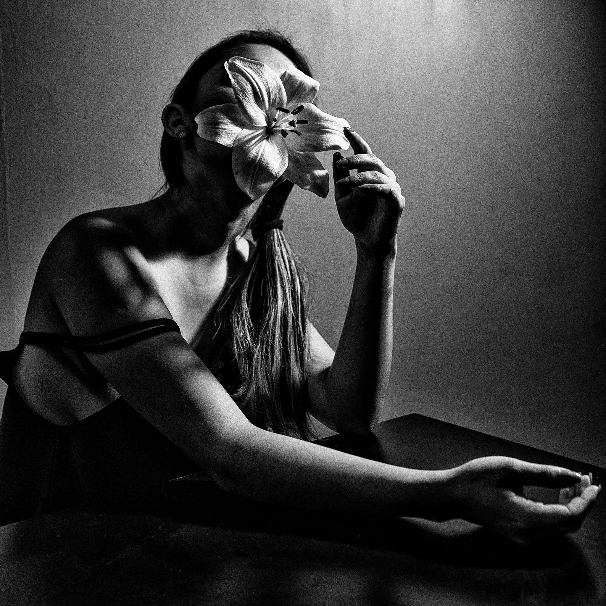 Aurora BW-7474 copy.jpg