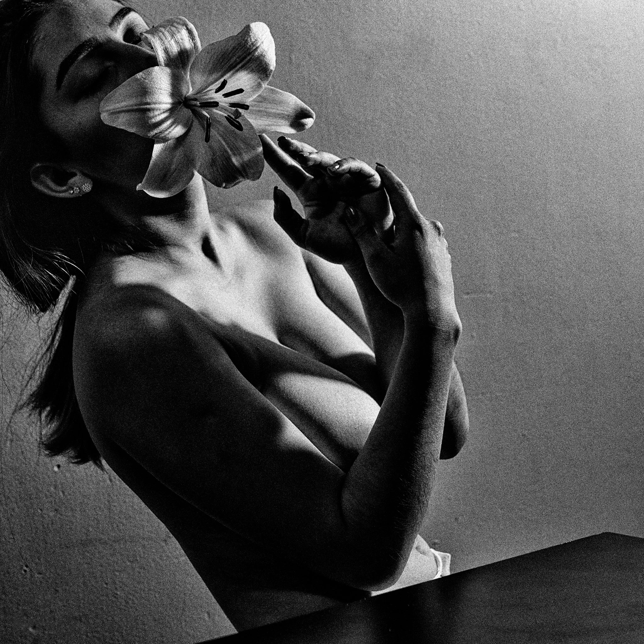 Aurora BW-7538 copy.jpg