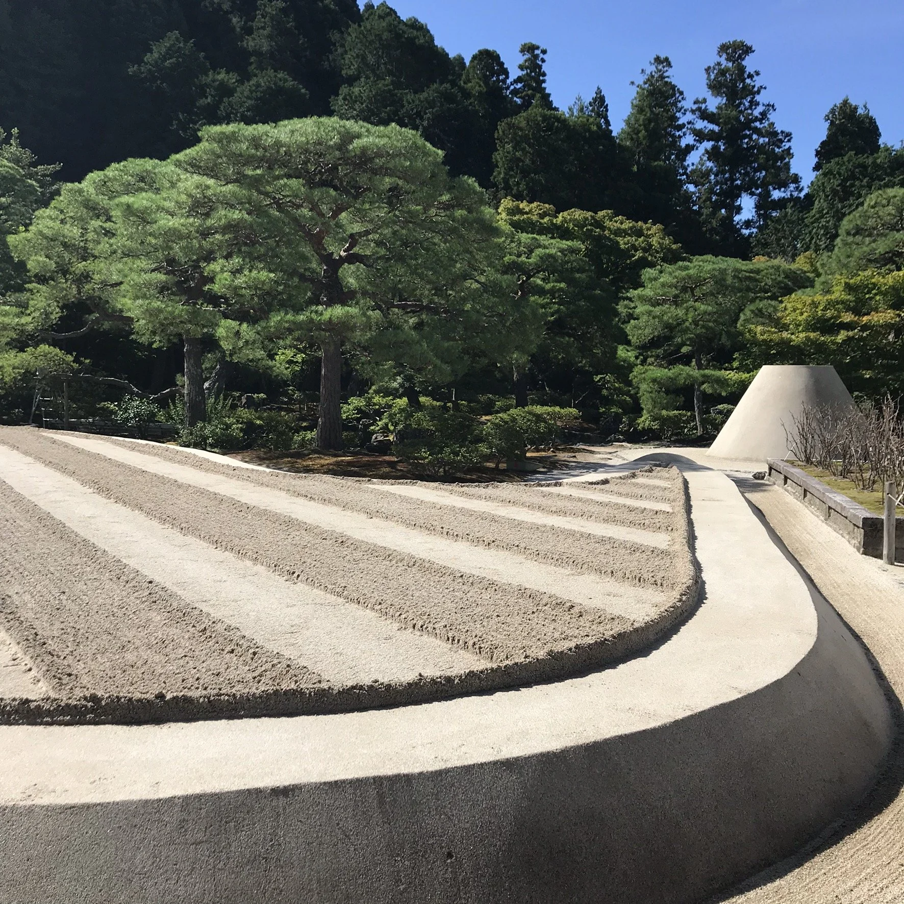 The Mountain Awaiting The Moon