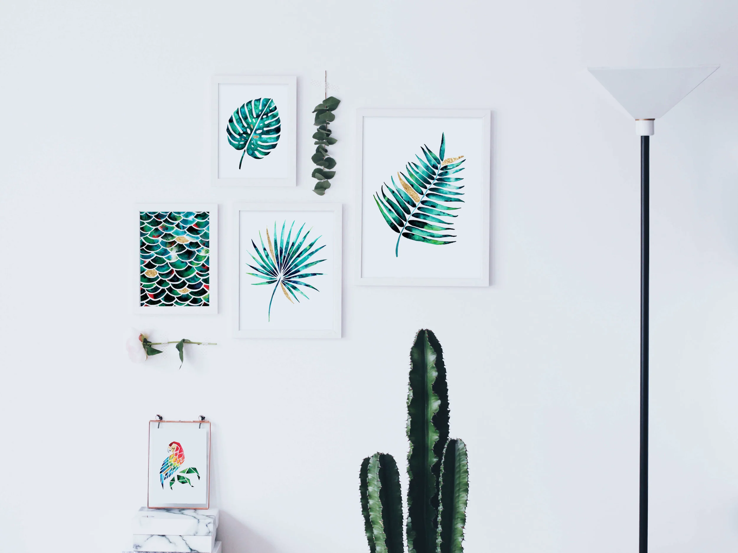 ensemble cadre plamier monstera plume perroquet palme.jpg