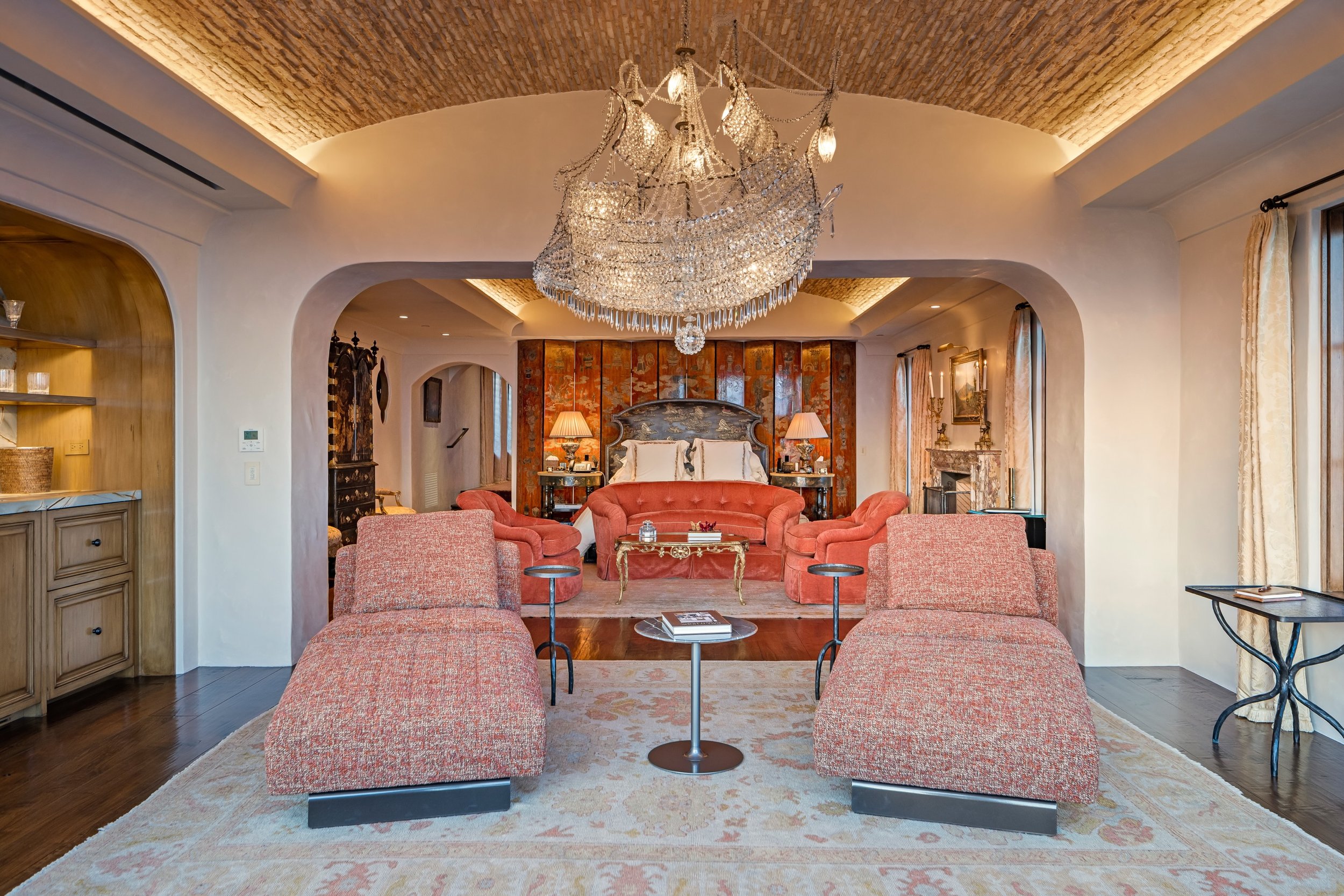 This gorgeous bedroom and sitting room was just completed for an exquisite home overlooking the Pacific in Newport Beach.

A quiet, layered space designed around a magnificent view.
#welchdesignstudio
#welchdesignstudiointeriors 
#architecture #inter