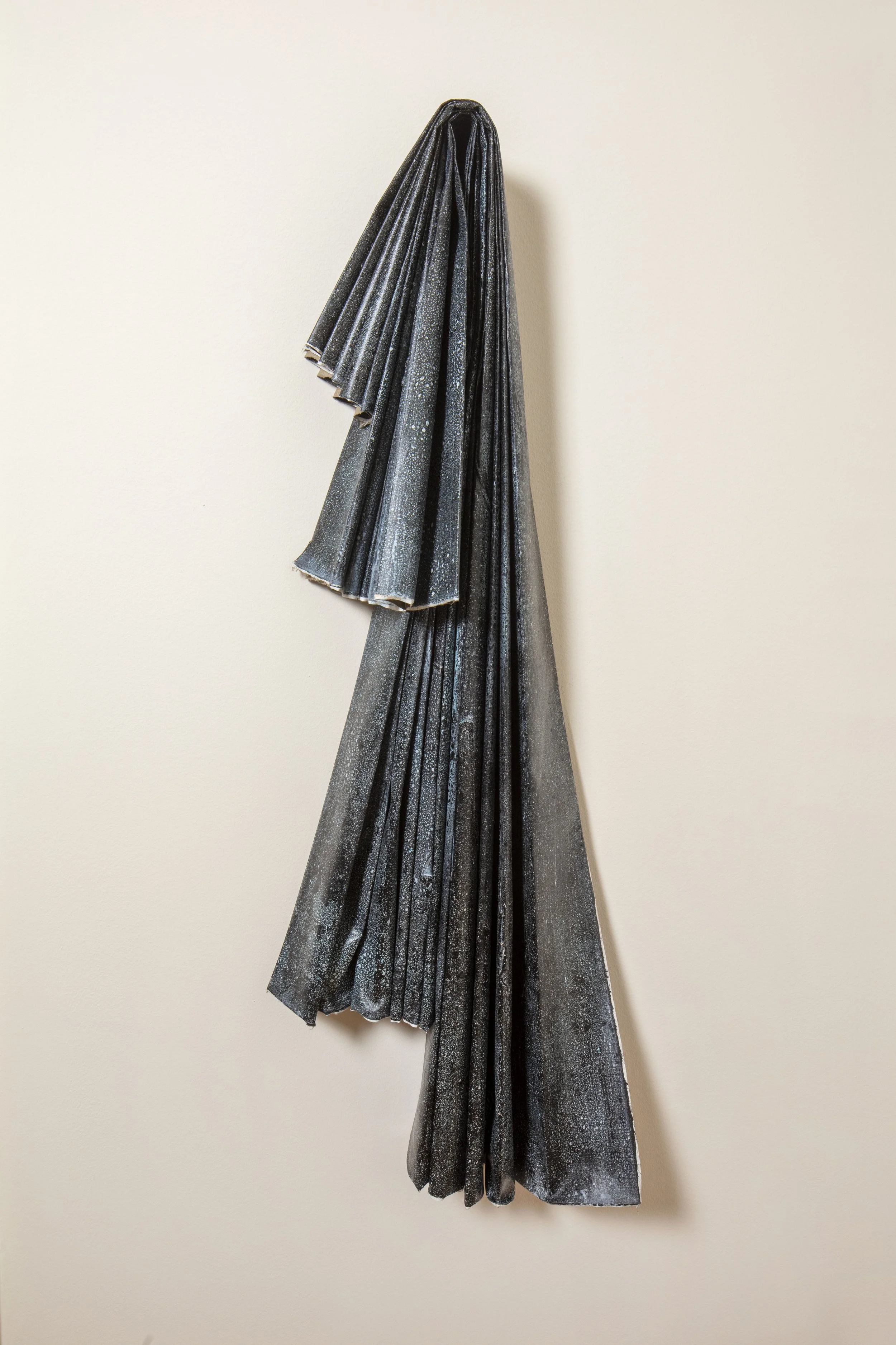  Vestige of an Echo / Part I, 2025 Calligraphy ink, acrylic and petrolatum on folded canvas 140 × 55 cm (55 × 22 in) 