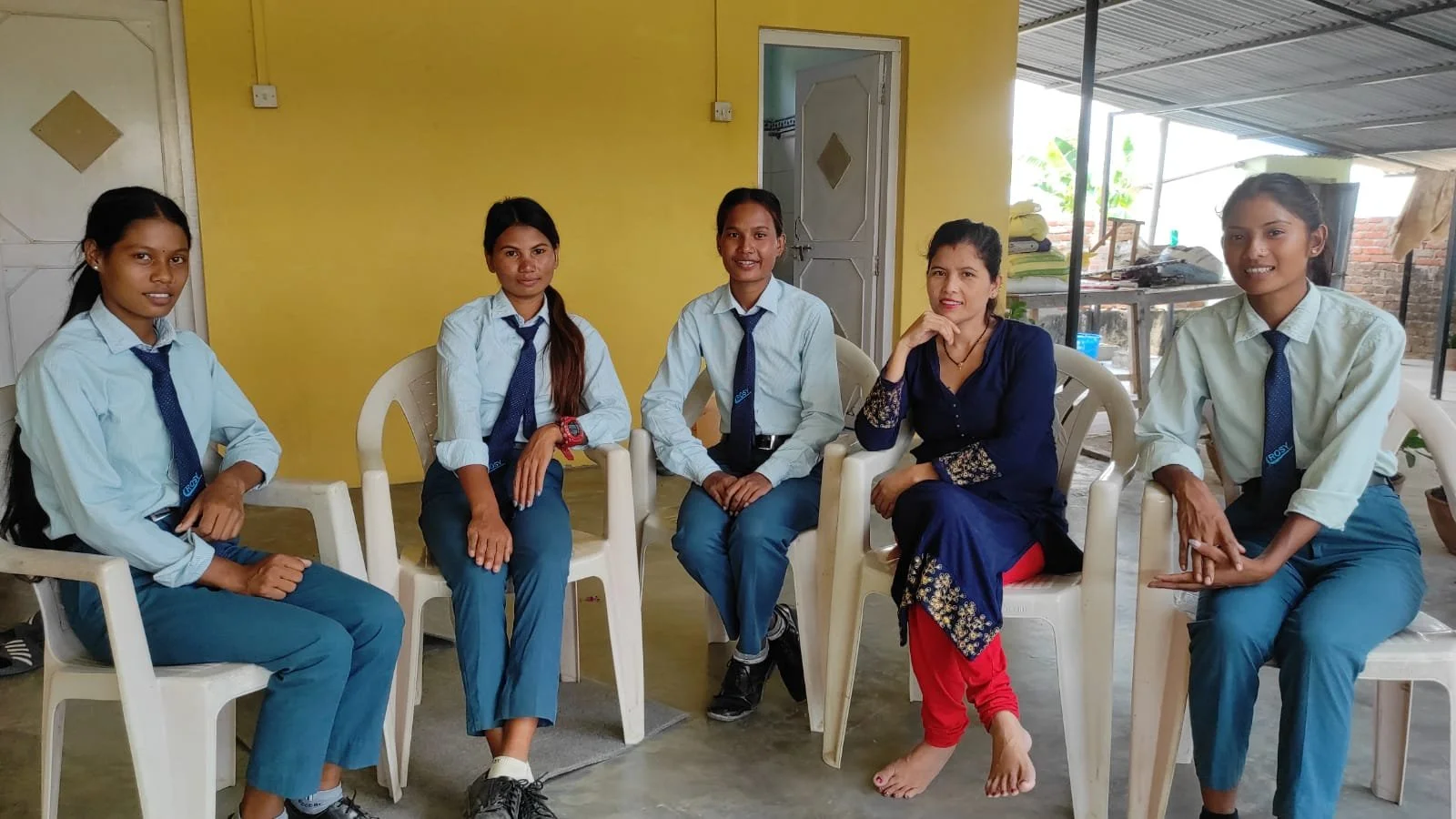 Deepa with the Students.jpeg