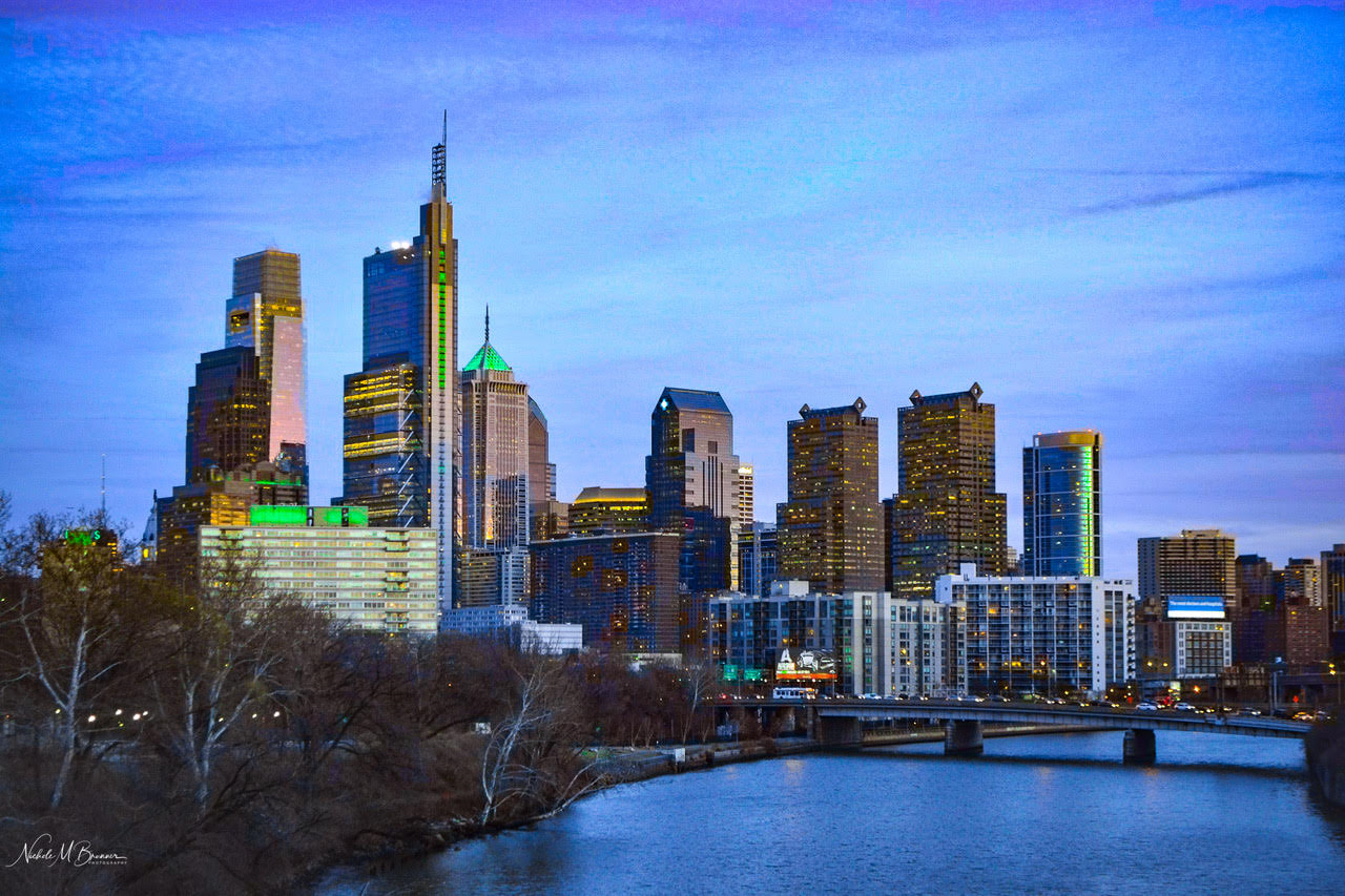 philly skyline green.png