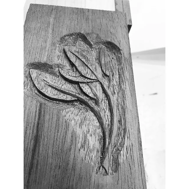 I threw my neck out bad a few weeks ago so I&rsquo;ve been out of the shop 😭 butt I&rsquo;m back at it! Here&rsquo;s a little box with a sage plant I&rsquo;m carving. Relief carving is definitely very challenging for me and tests my patience A LOT ?