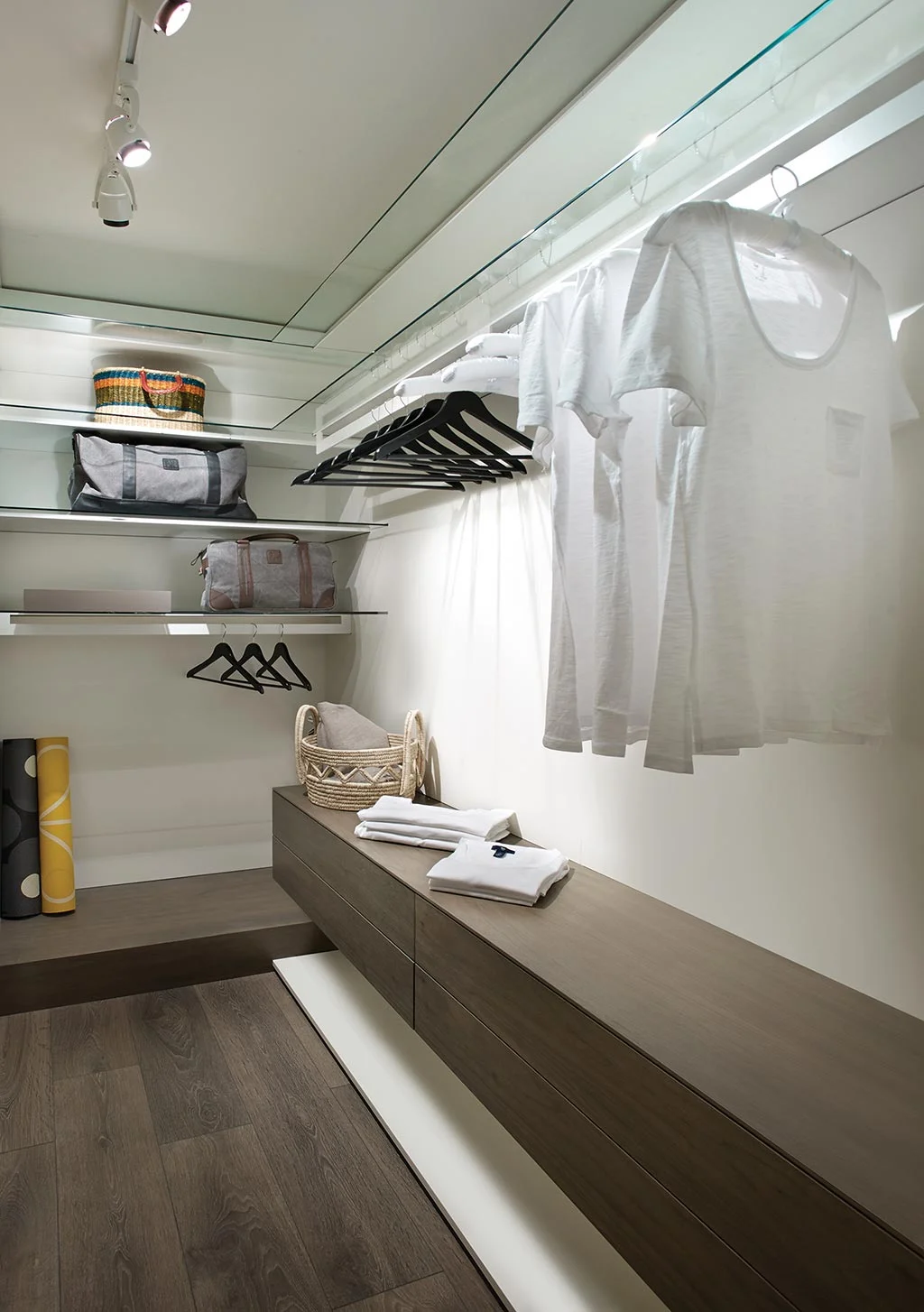 modelsuite-closet.jpg