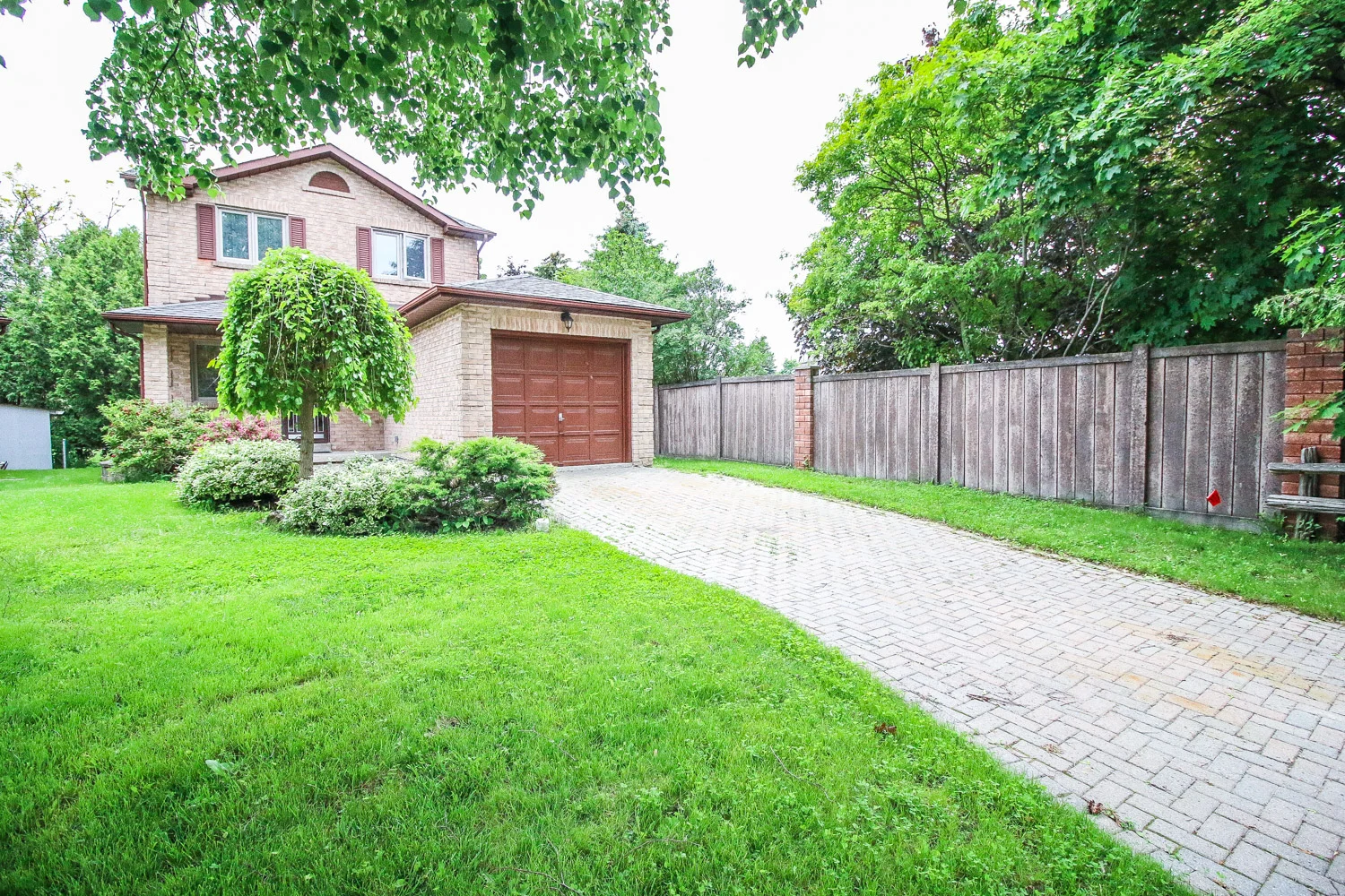 20 Valhalla Court — The Lux Inc.