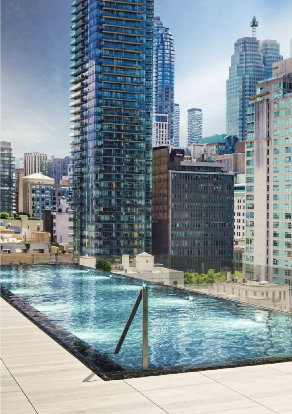 88-Queen-Condos-rooftop-pool.jpg