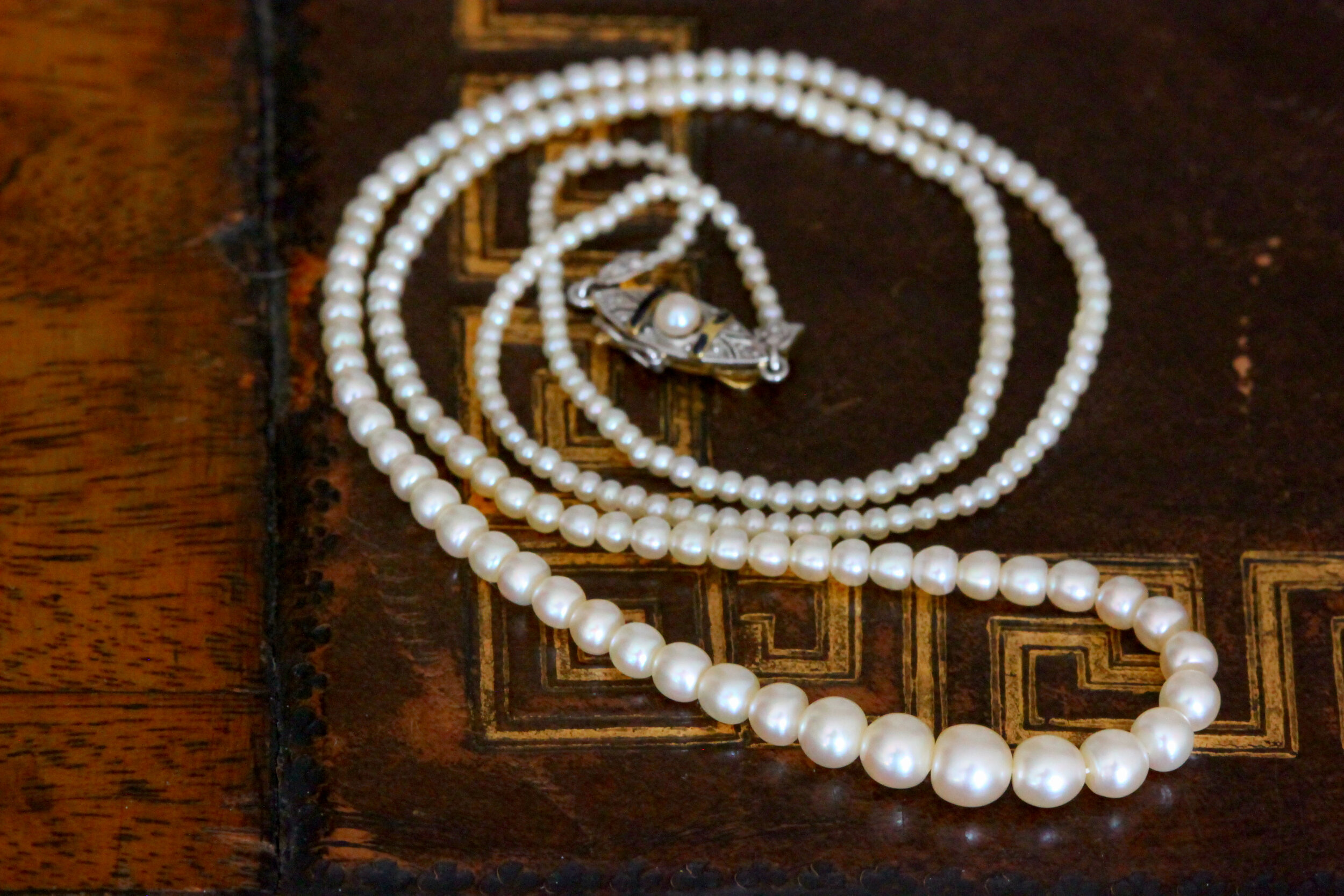 Natural Pearls – The Original Made by Mother Nature — Enhoerning