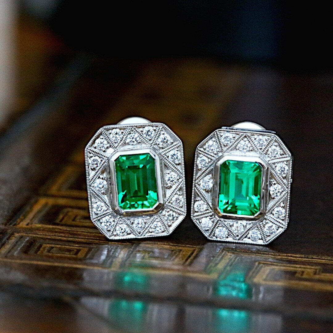 Also hot off the bench...probably the most exciting pair of earrings we produced these past few months! 🦚💎⁠
.⁠
.⁠
1.61 ctw pair of untreated/no-oil (!) Russian emeralds, very fine quality, great color and clarity, with AGL report for both stones. 1