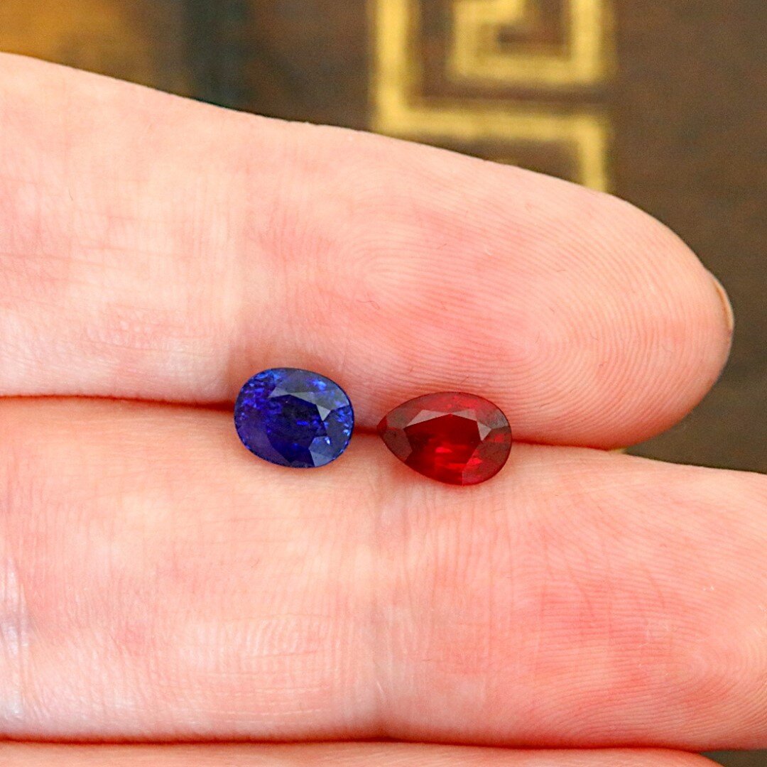 Royal blue or pigeon's blood red? Who says you can't have both! ❤️ 💙⁠
.⁠
.⁠
Sapphire reserved, ruby available. 0.88 ct, unheated, Mozambique origin, with AGL report. $2800. ⁠
.⁠
.⁠
Not what you are looking for? Enhoerning Jewelry is a concierge jewe