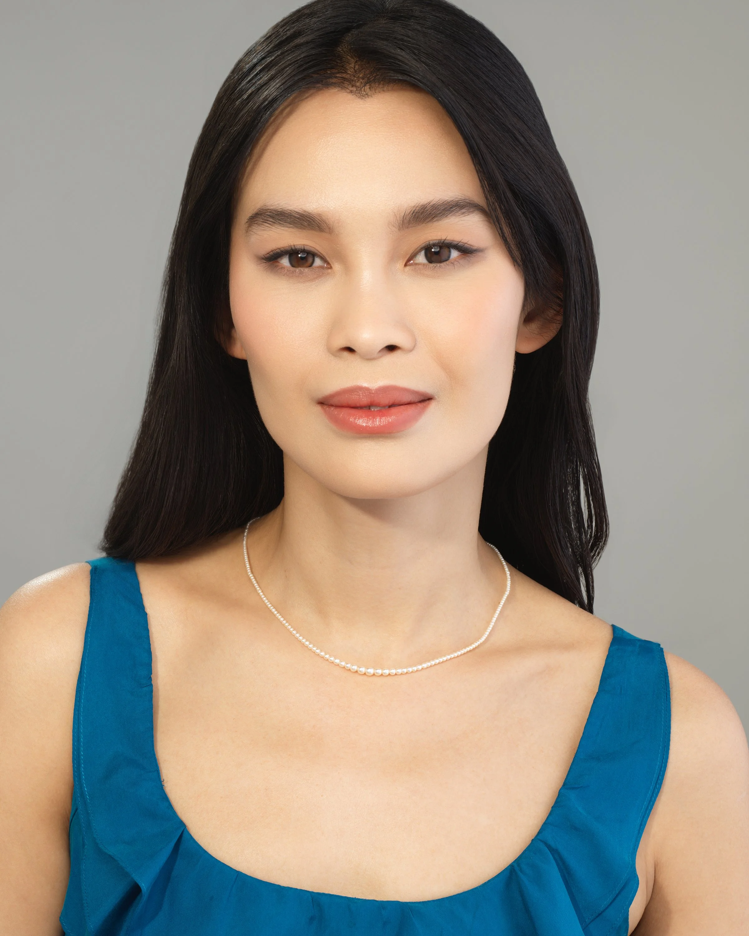 EN_0265 Swedish Pearl Necklace Model.jpg