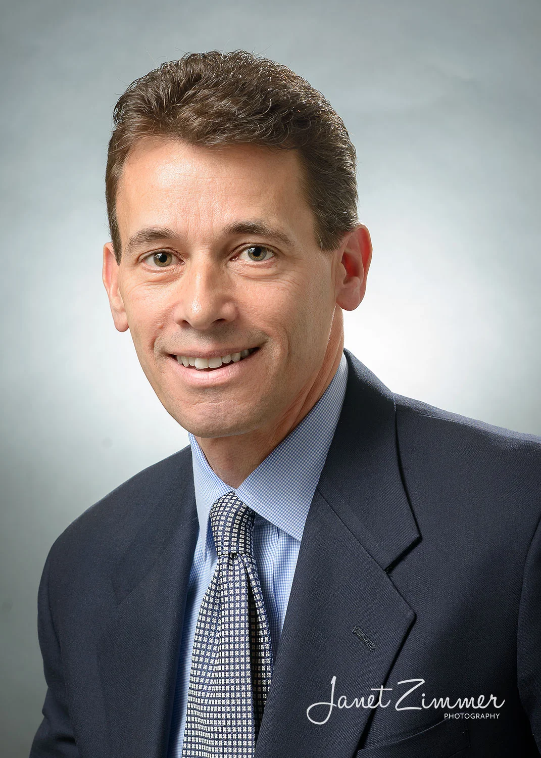 Head-and-shoulders-portrait-of-man