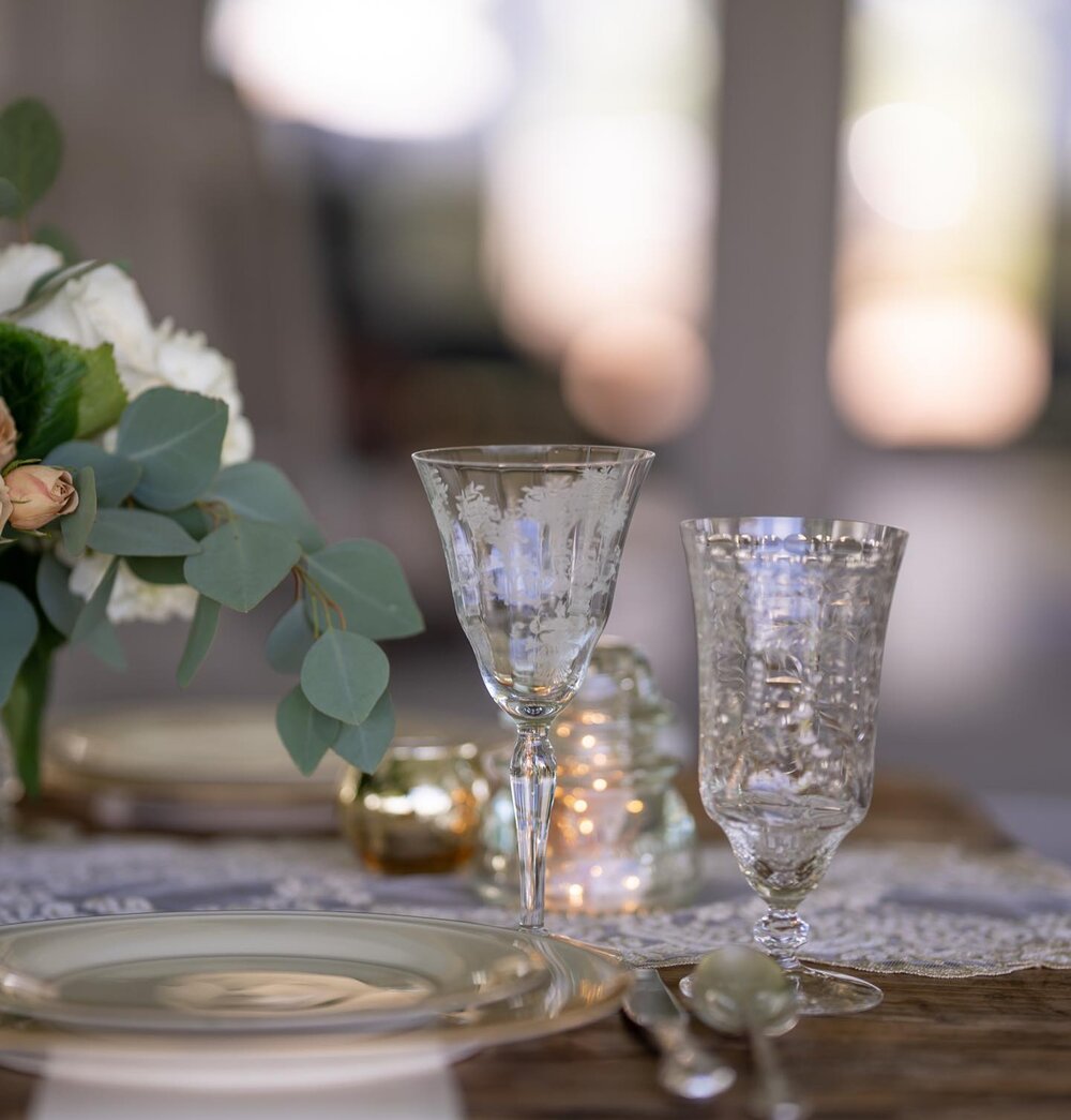 Be creative 🌸🍃🌾
&bull;
We are excited to be creating an intimate, all-inclusive wedding package for our StarHill couples🤍 
&bull;
&bull;
&bull;
#starhillfarm #starhillfarms #starhill #be #creative #love #weddingflowers #texas #tablescape #wedding