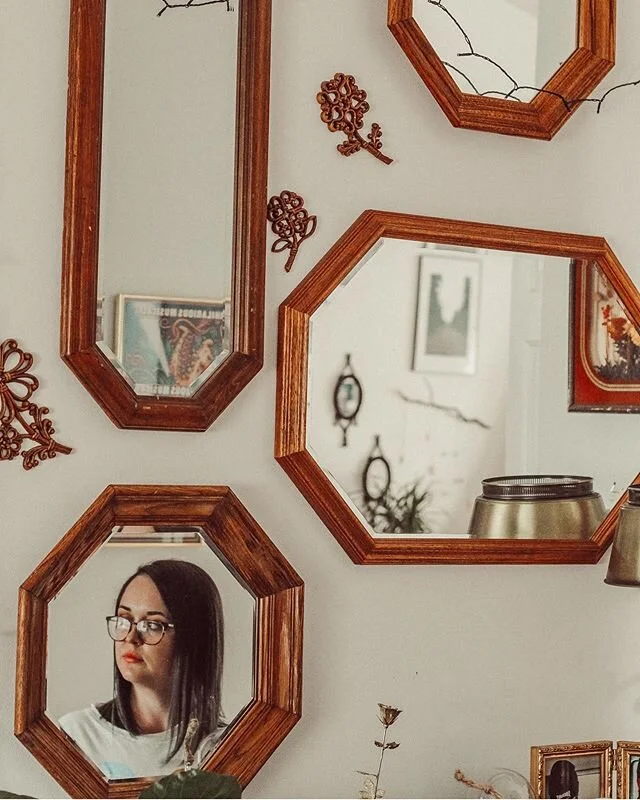 ~s w i p e ~
Every now and then I get little reminders of what I went through so many years ago. About to graduate high school... feeling so scared and lost! I didn&rsquo;t have a single remaining friend. Not one. I just wanted to be creative and fre