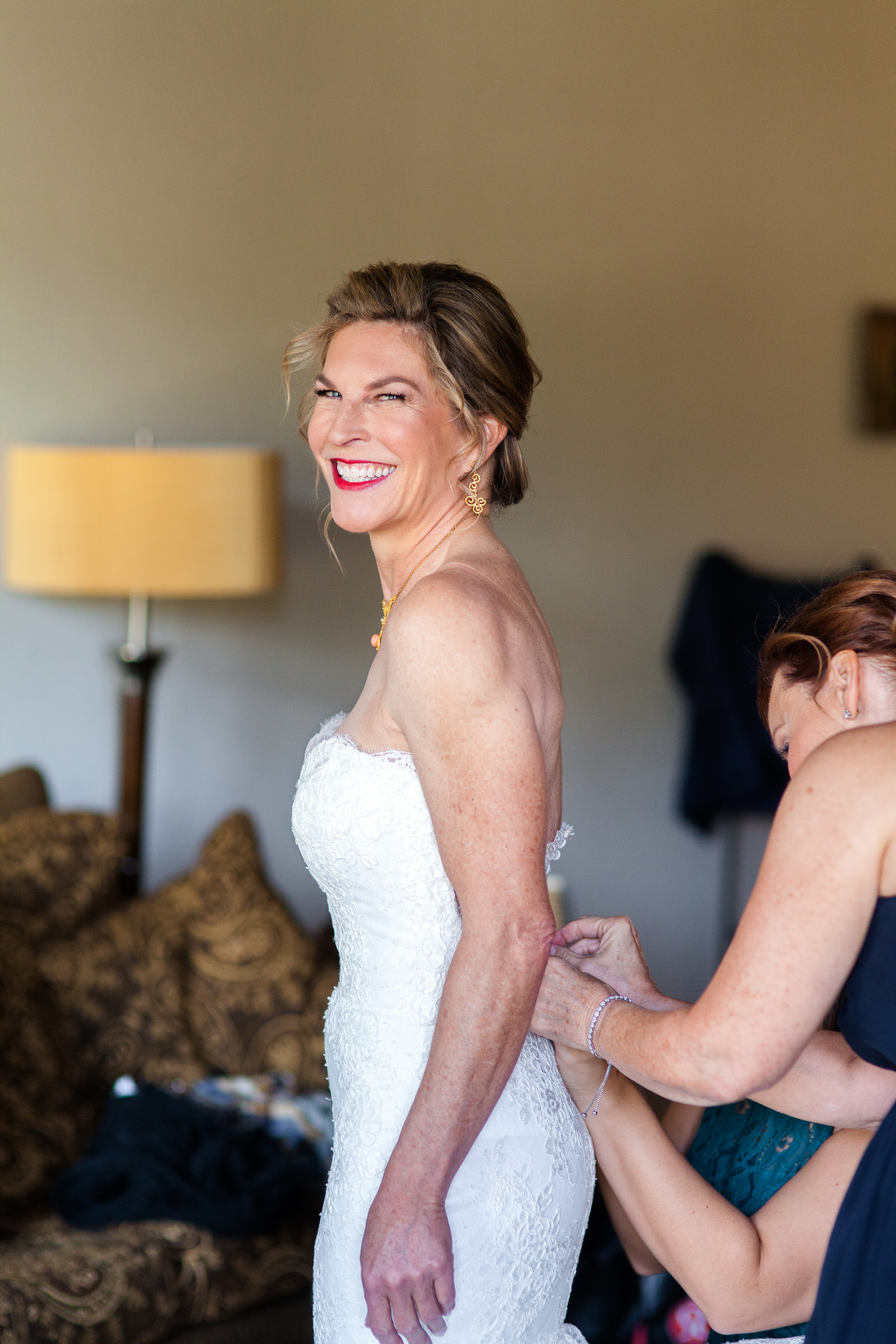Anna Rich getting ready AK Photo-7.jpg