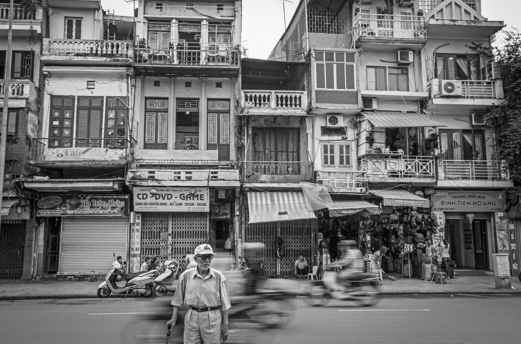 Hanoi 0102BW.JPG