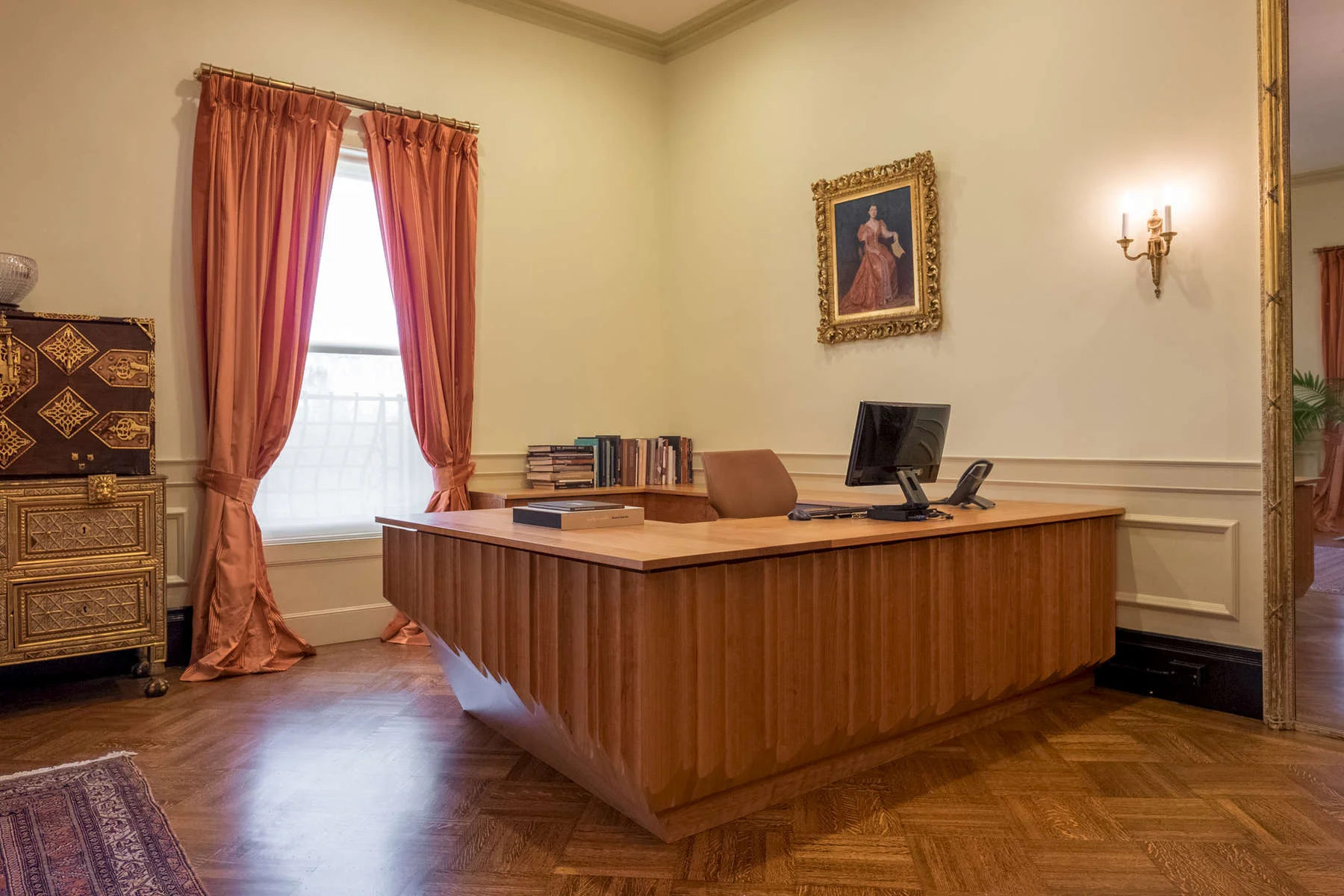 ISGMdesk4.jpg