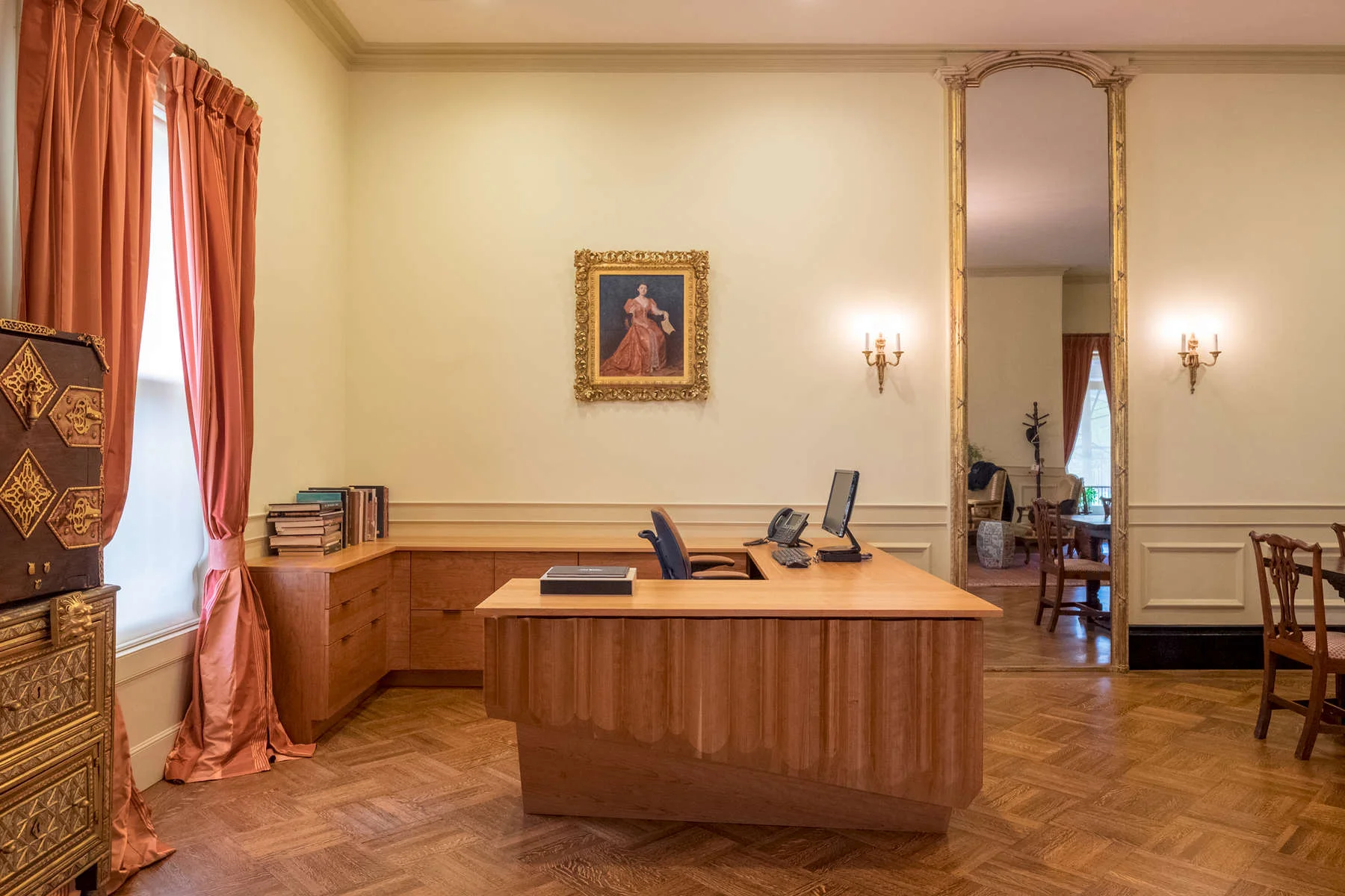 ISGMdesk2.jpg