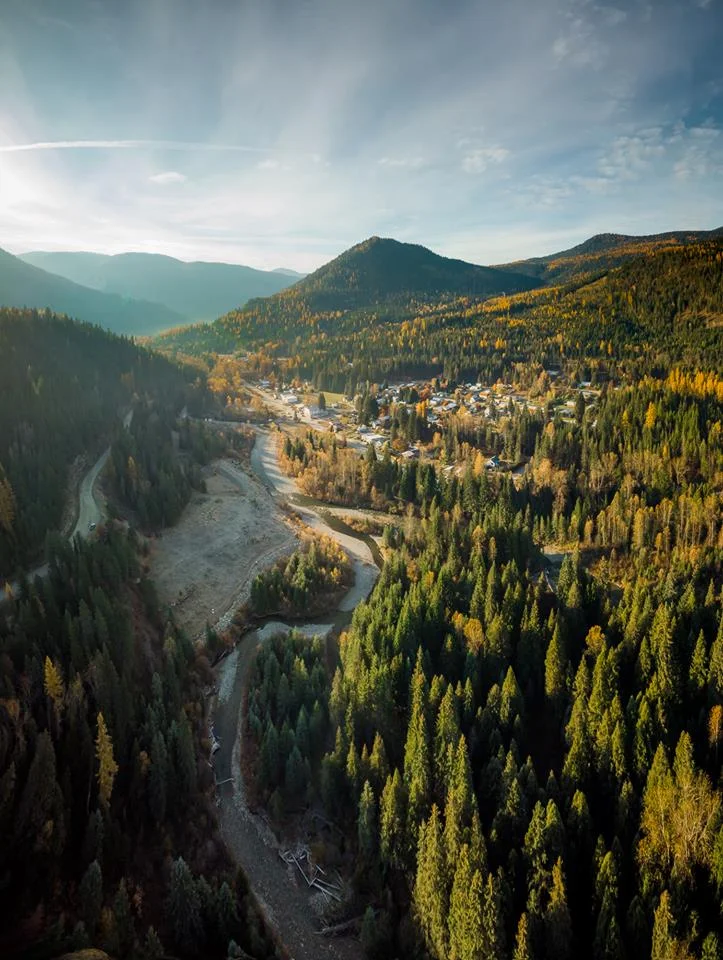 Ymir, with the watershed nestled below the central peak of Round Mountain. Pic- Ryan Flett Media