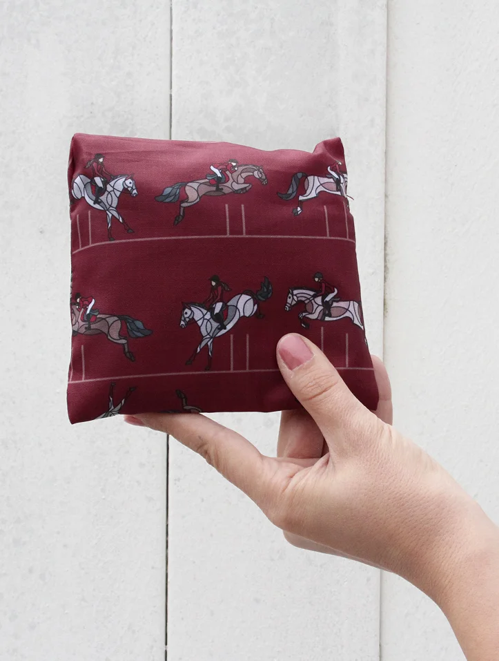 HOTL_2019_JumperBag_Lifestyle2_WEB.jpg