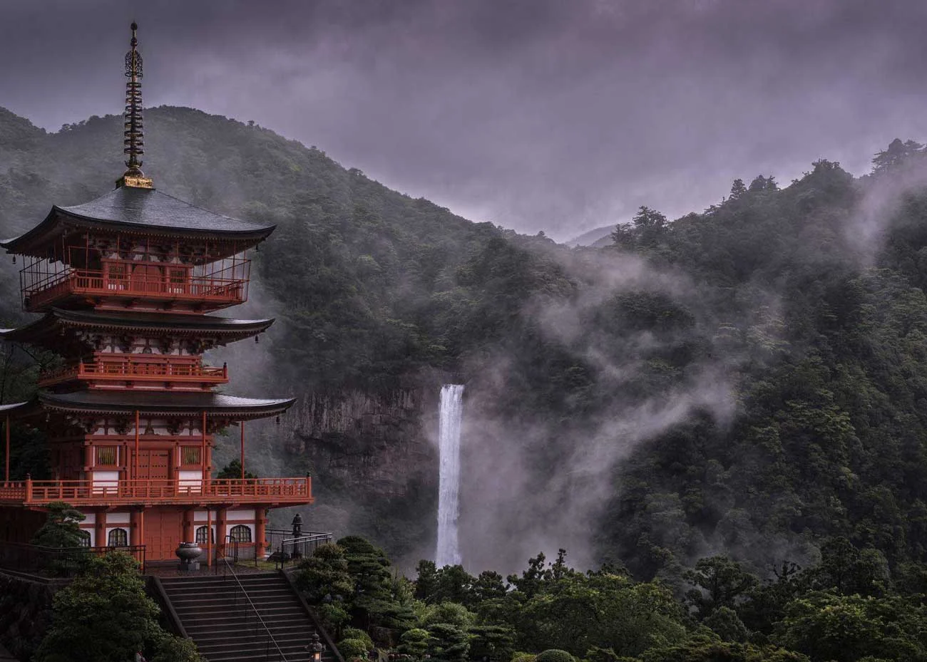 © Hidenobu Suzuki, Kumano Nachi Grand Shrine, 2017