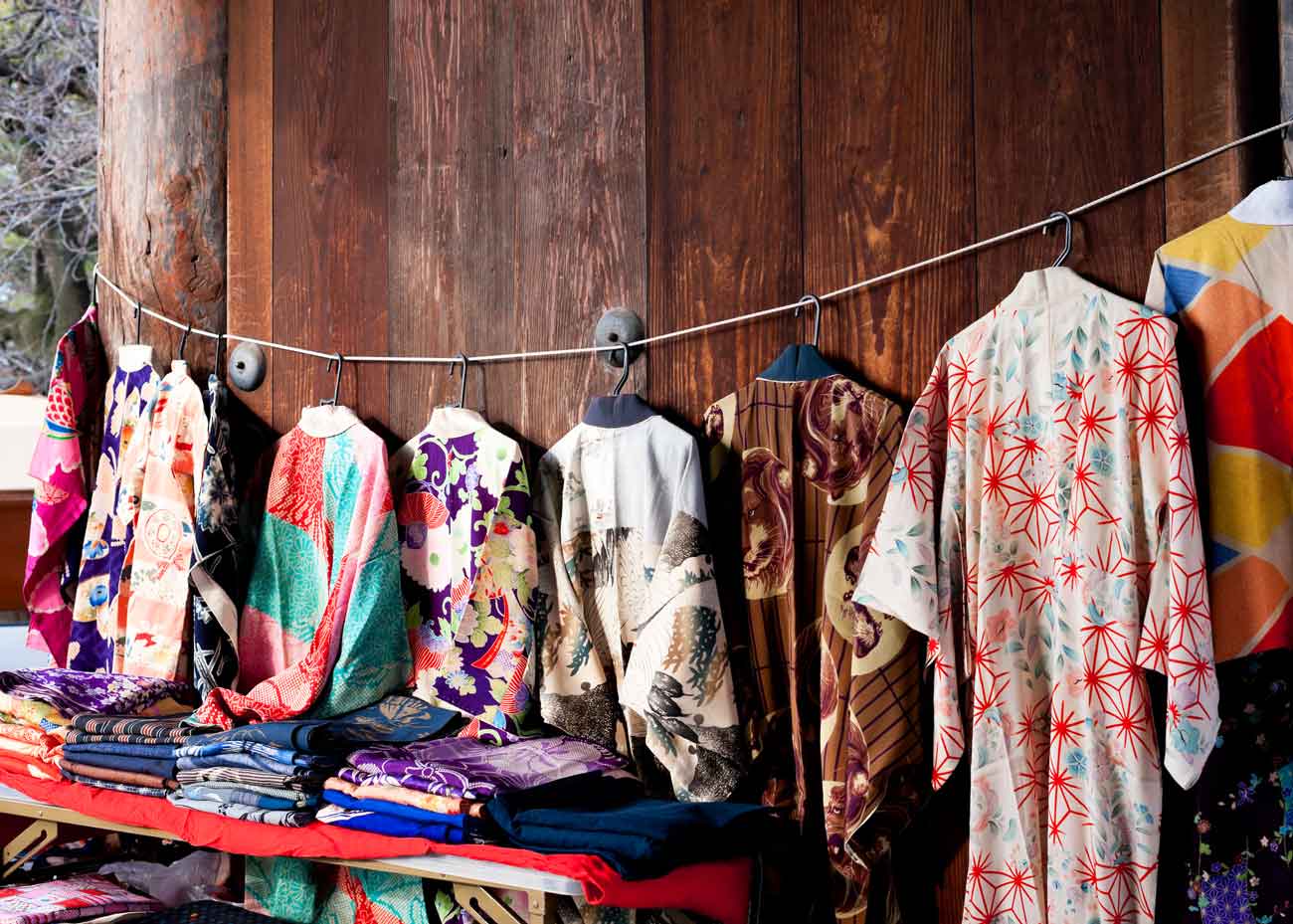 aparato Prueba de Derbeville aire 15 Best Places to Rent or Buy Kimono in Kyoto