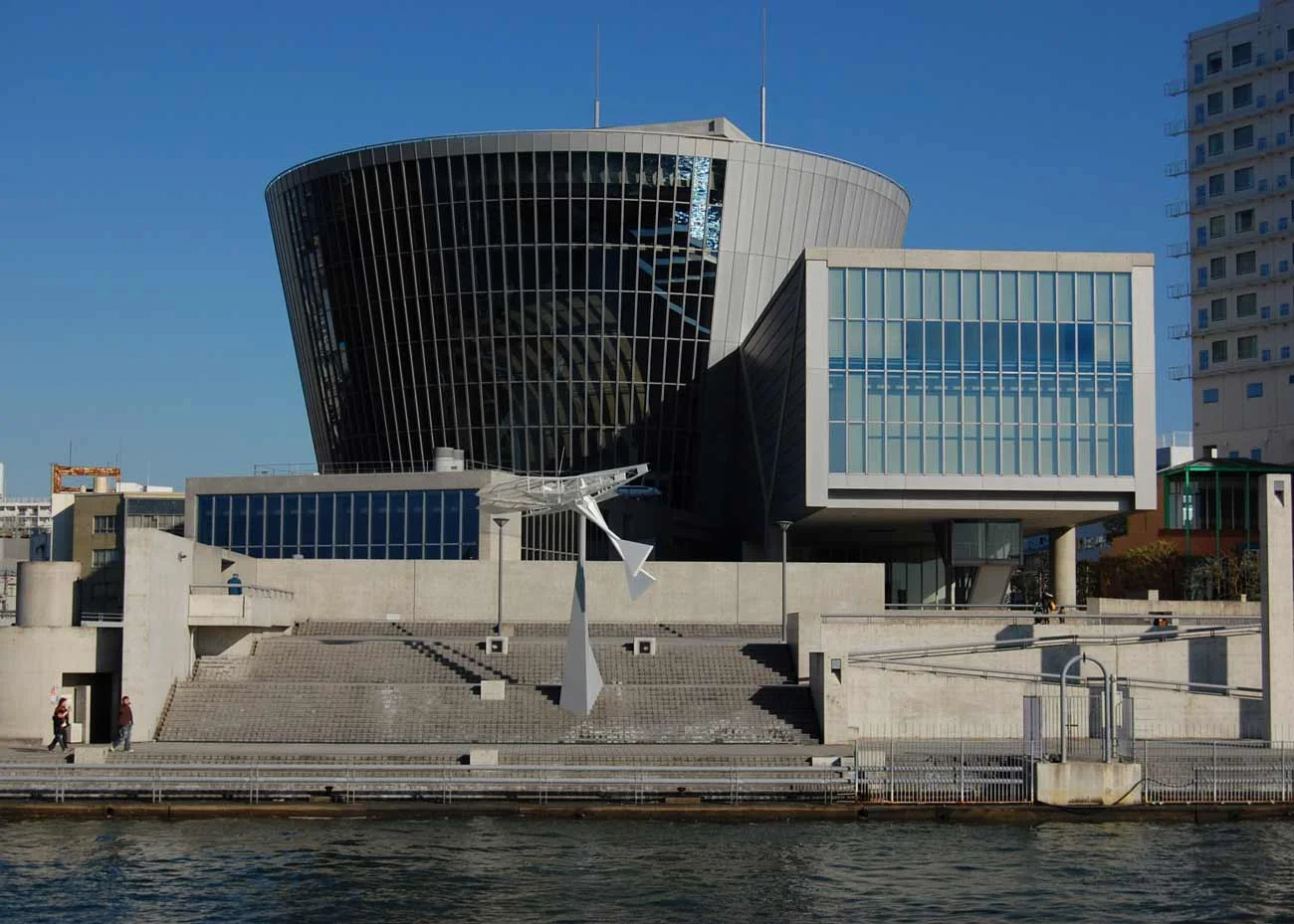 © Hiromitsu Morimoto / Creative Commons , Suntory Museum