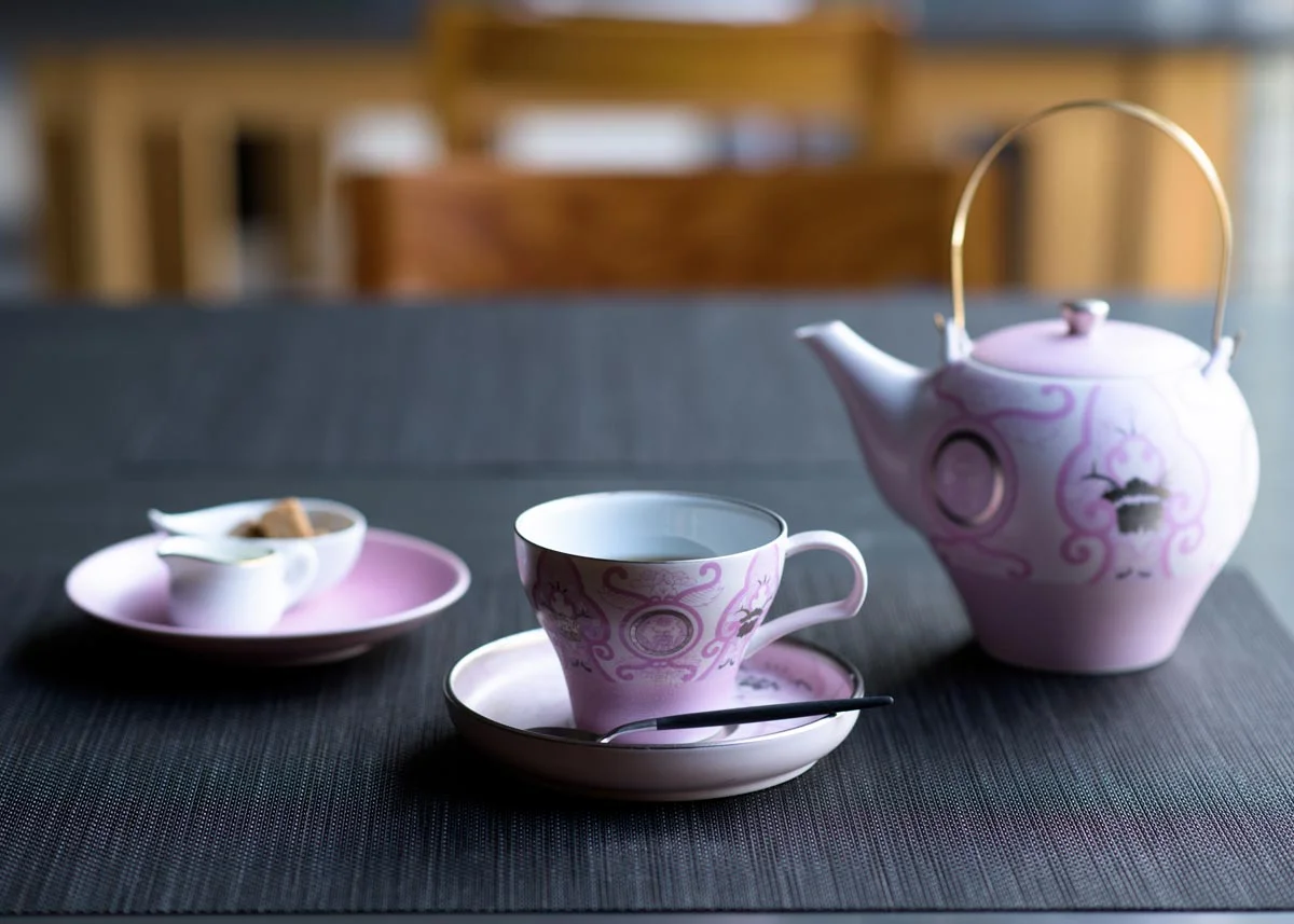 © Arita Porcelain Lab, Japan Cherry Tea Set