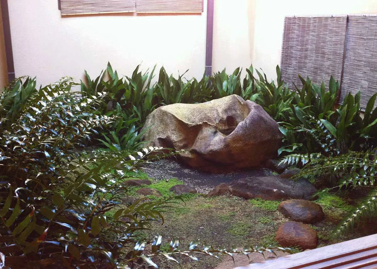 © Anika Ogusu, Real Japanese Gardens, Tsuboniwa Courtyard Garden