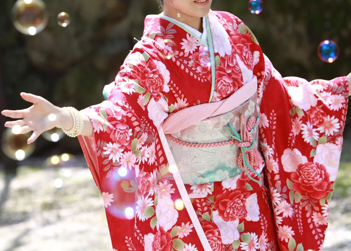 © Seiji / Creative Commons , Red Kimono