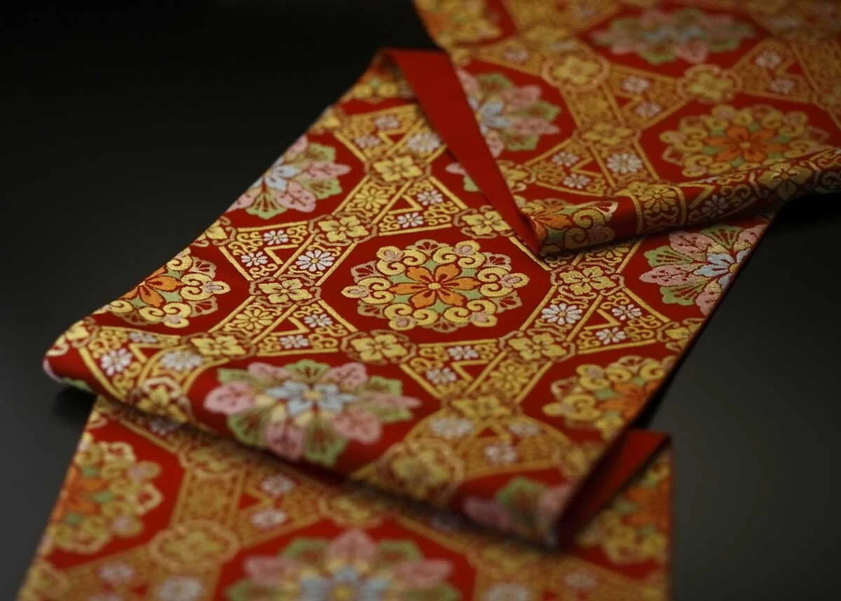 © Tatsumura , Red Obi Belt