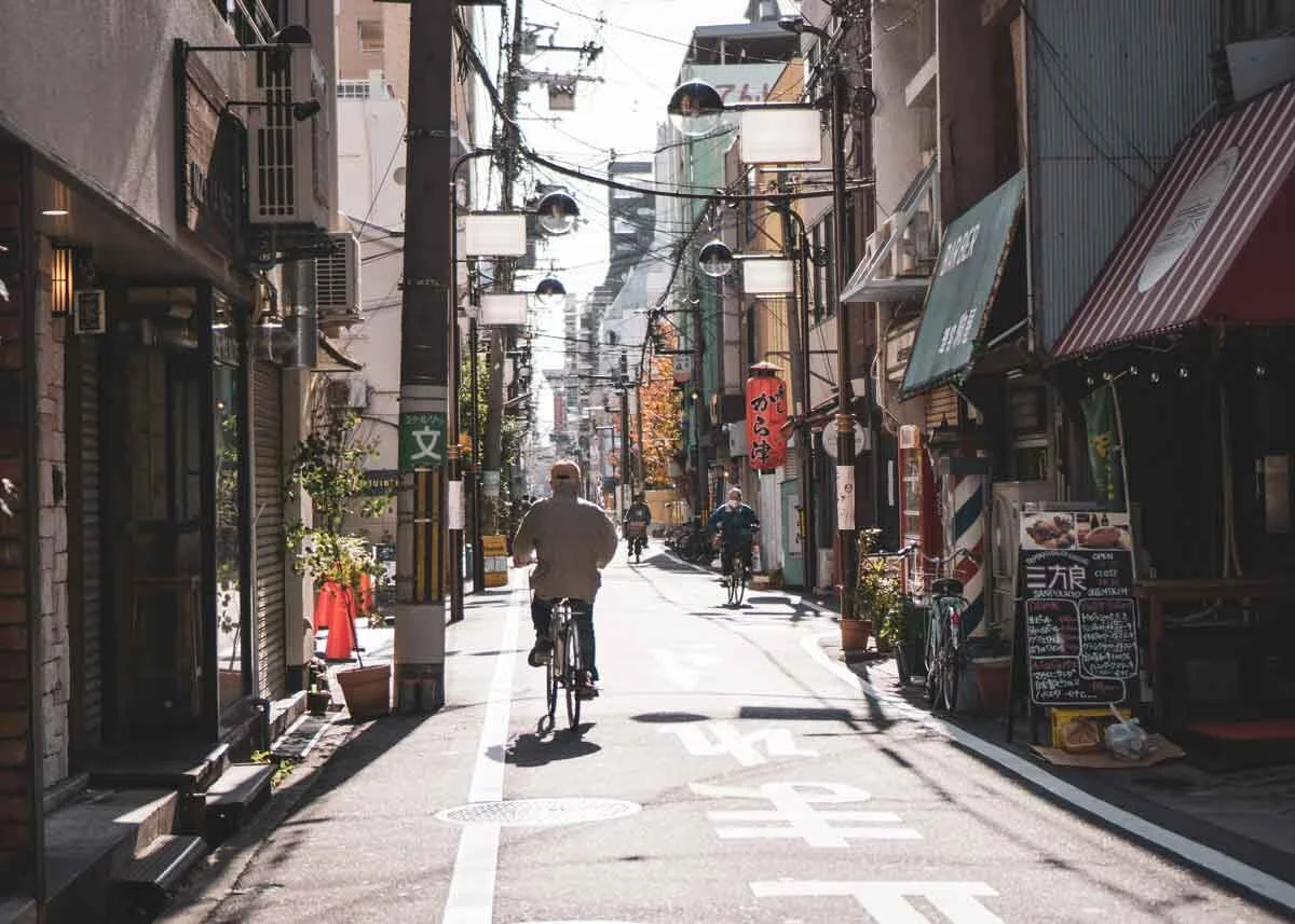 Photo by Emil Karlsson , Shinsaibashi