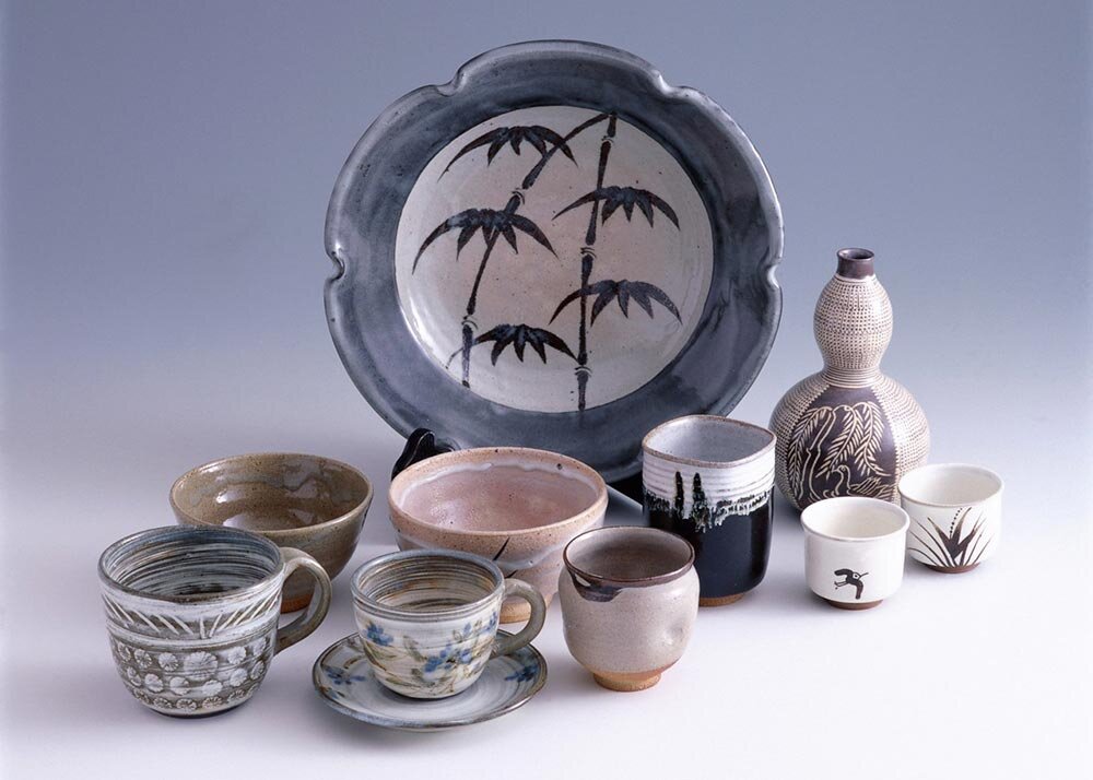 Japanese Porcelain 'Fancy Cups