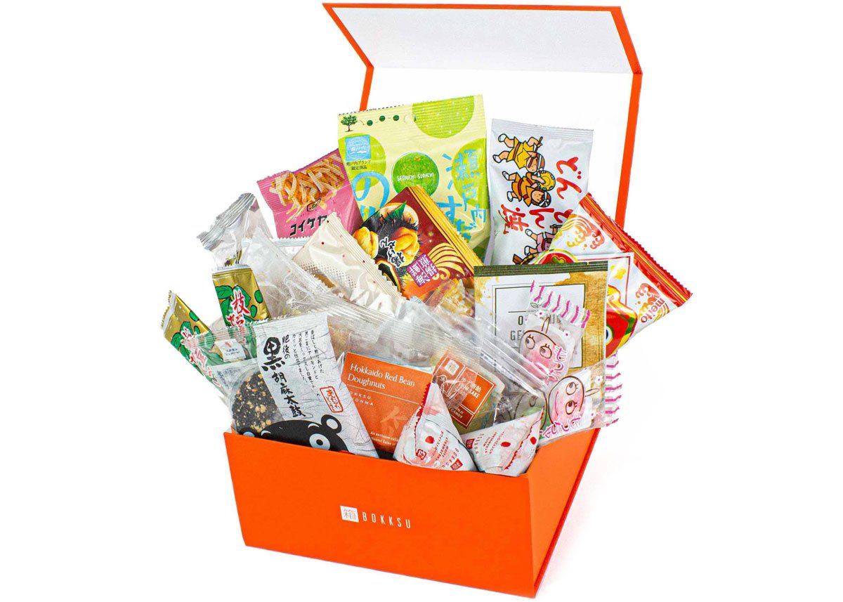 Gift box 25 popular Japanese snacks