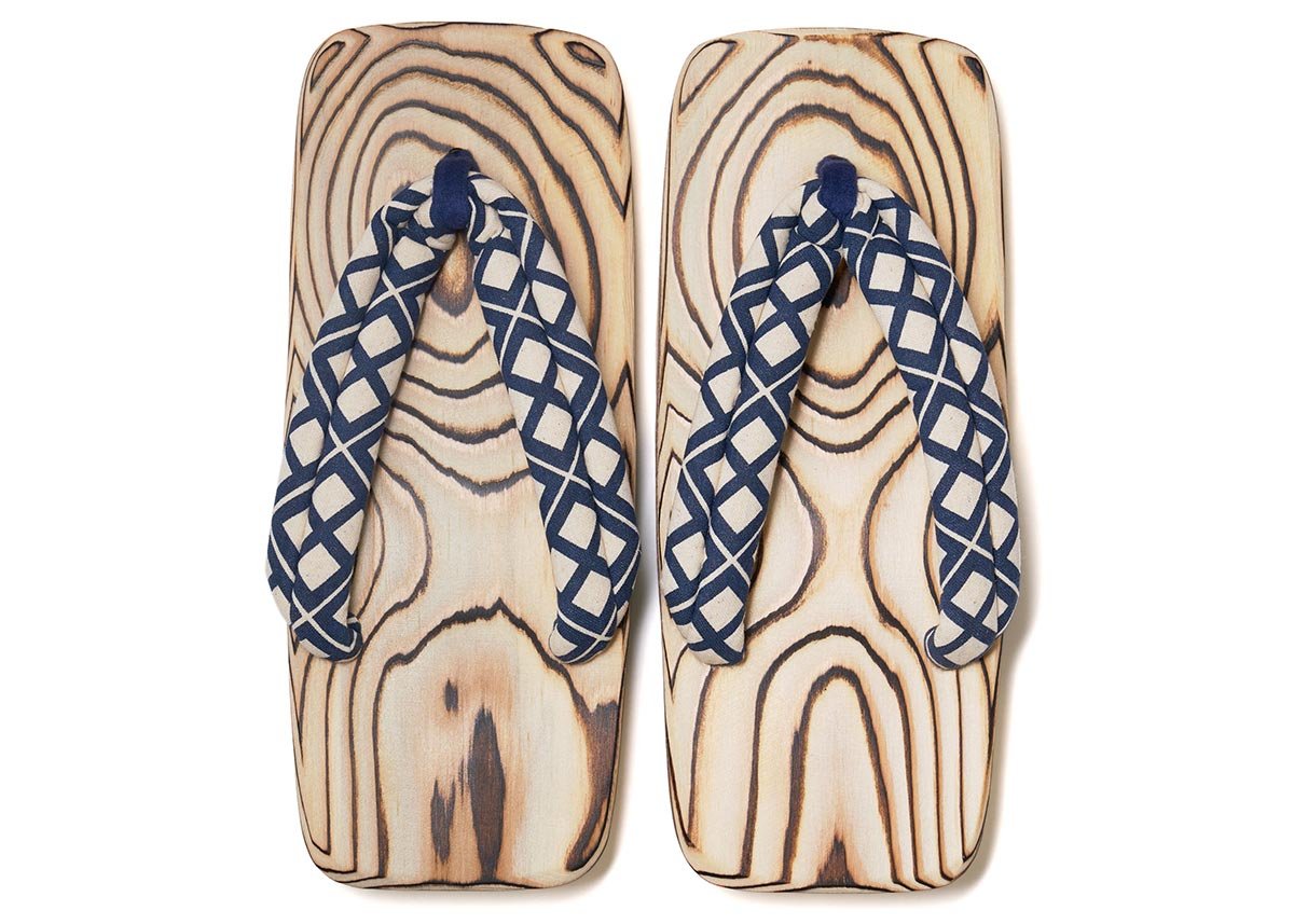 Khadaun' Wooden Slippers Weaving the Cultural and Spiritual Threads Together-sgquangbinhtourist.com.vn