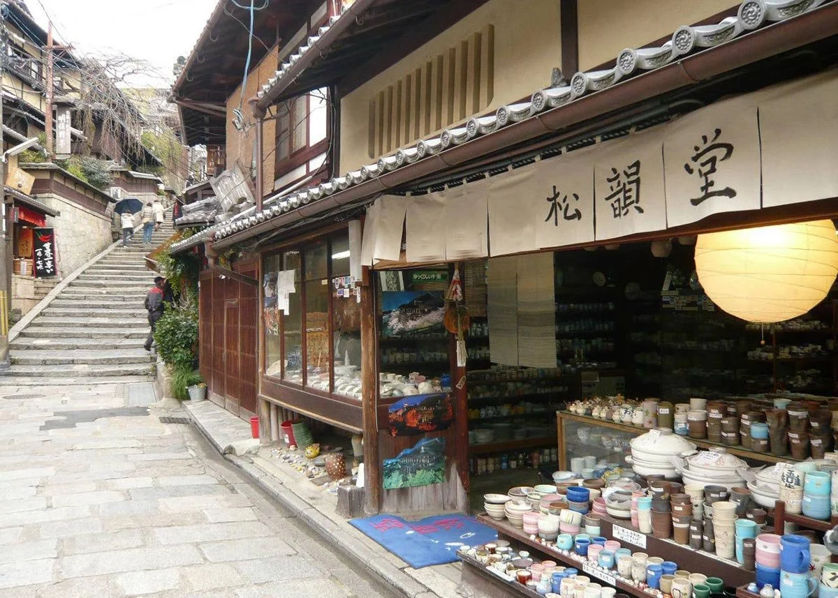10 Best Places to Buy Ceramics in Kyoto