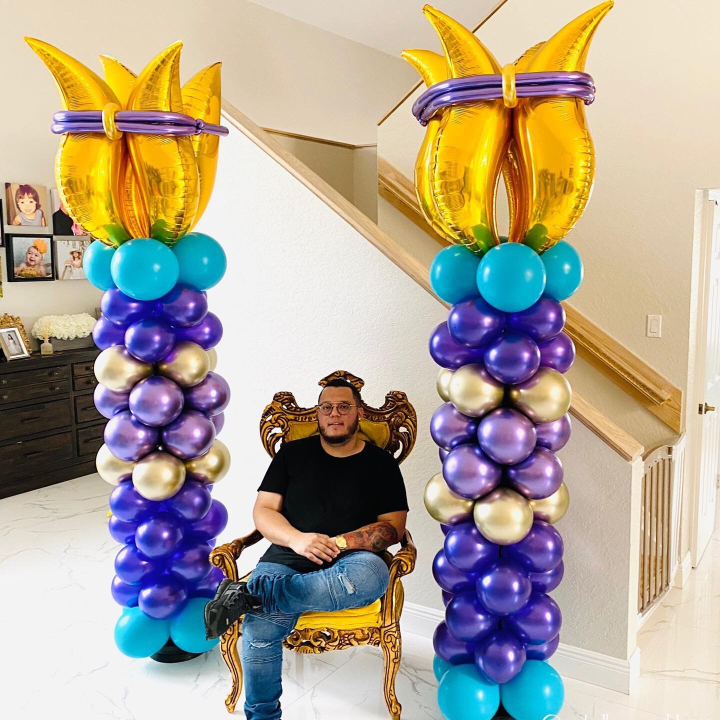 No ordinary columns 👏🏼👑
#ballooncolumns #balloons #balloongarland #balloontowers #balloonwall #balloonbouquet #Balloondesigns #balloontwist #balloongoals #balloontwisting #balloonsbroward #balloonsmiami #facepainting #facepaint #facepaintingmiami 