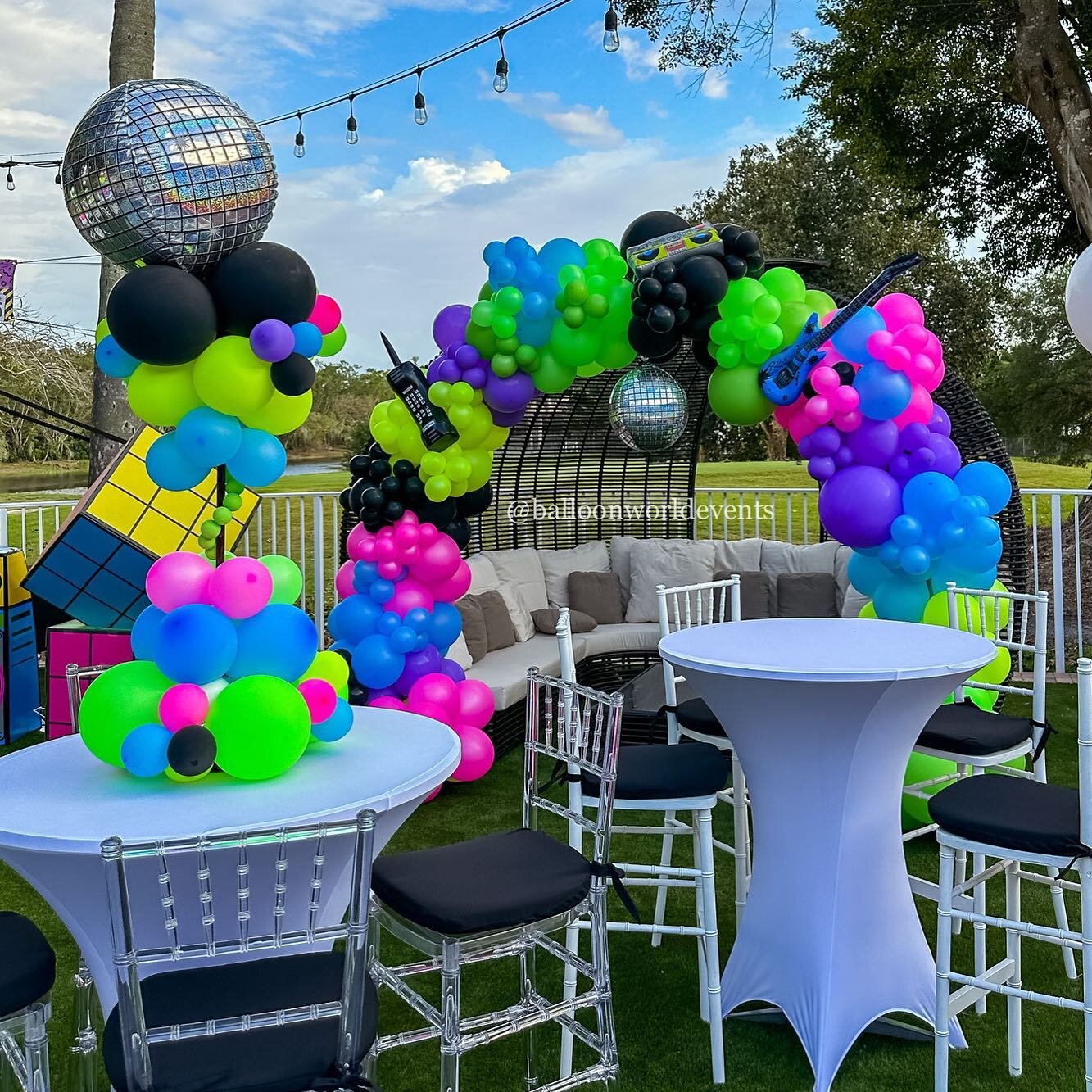 Neon balloon centerpieces and a neon organic balloon arch 🪩 
.
.
.
#neonballoons #discoballoons #neonballoonarch #ballooncenterpieces #browardballoons #southfloridaballoons #miamiballoons #parklandballoons #westonballoons #fortlauderdaleballoons