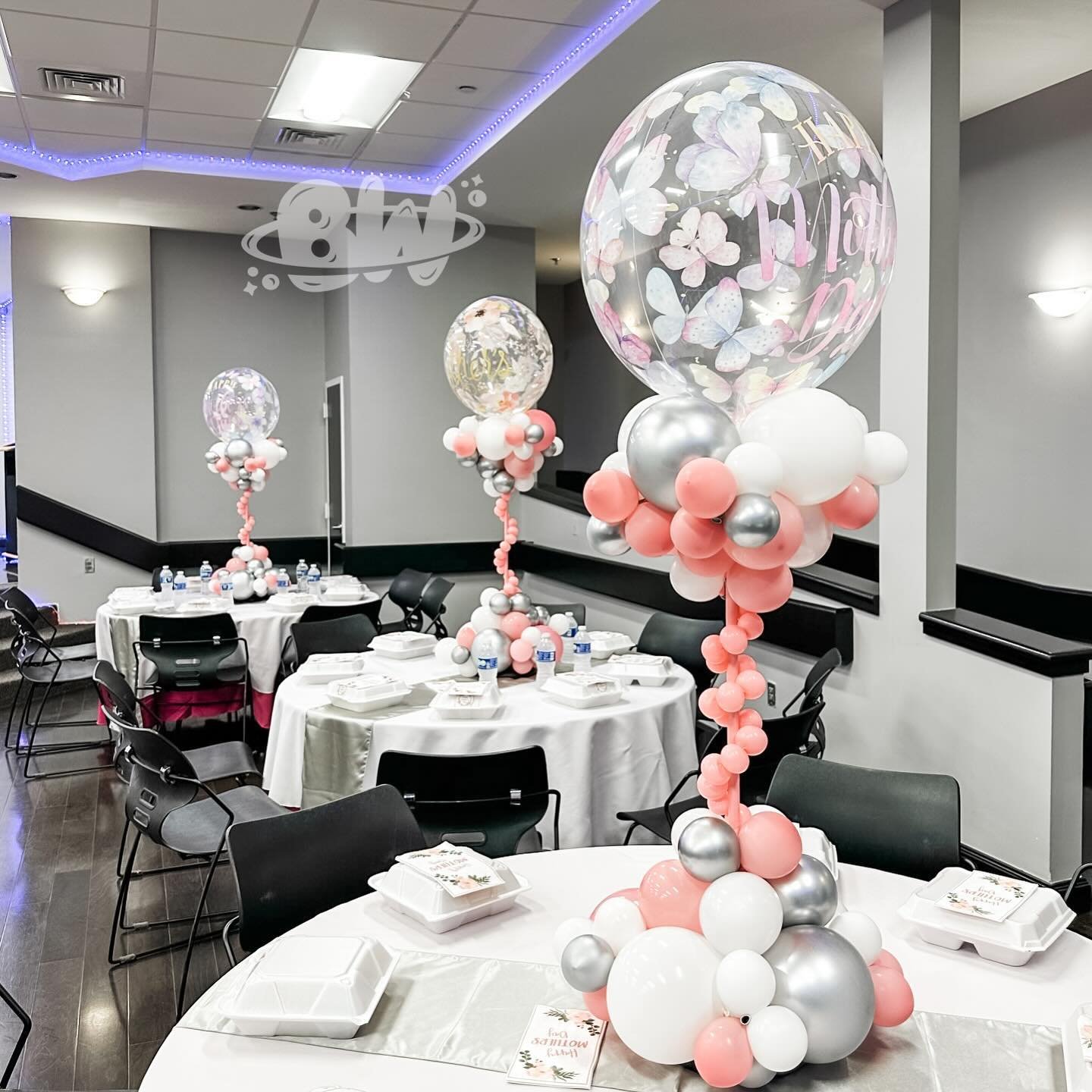 Mother&rsquo;s day is everyday! Grateful for all the mommas! 
.
.
#ballooncenterpieces #miamiballoons #momballoons #mothersday