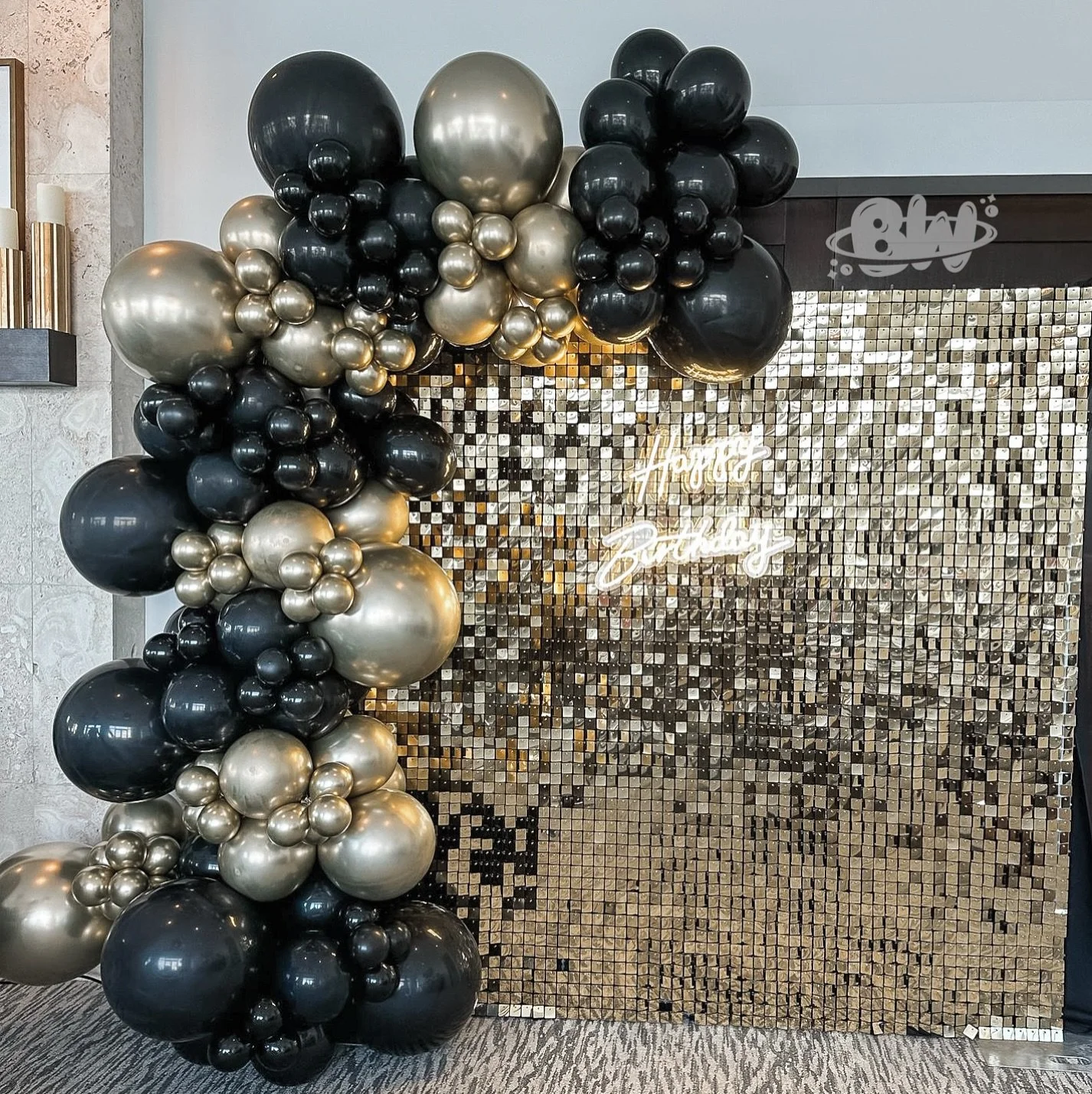 Another great weekend! Gold shimmer wall + Garland!
.
.
.
.
#miamiballoons #palmbeachballoons #fortlauderdaleballoons #miamievents #browardevents