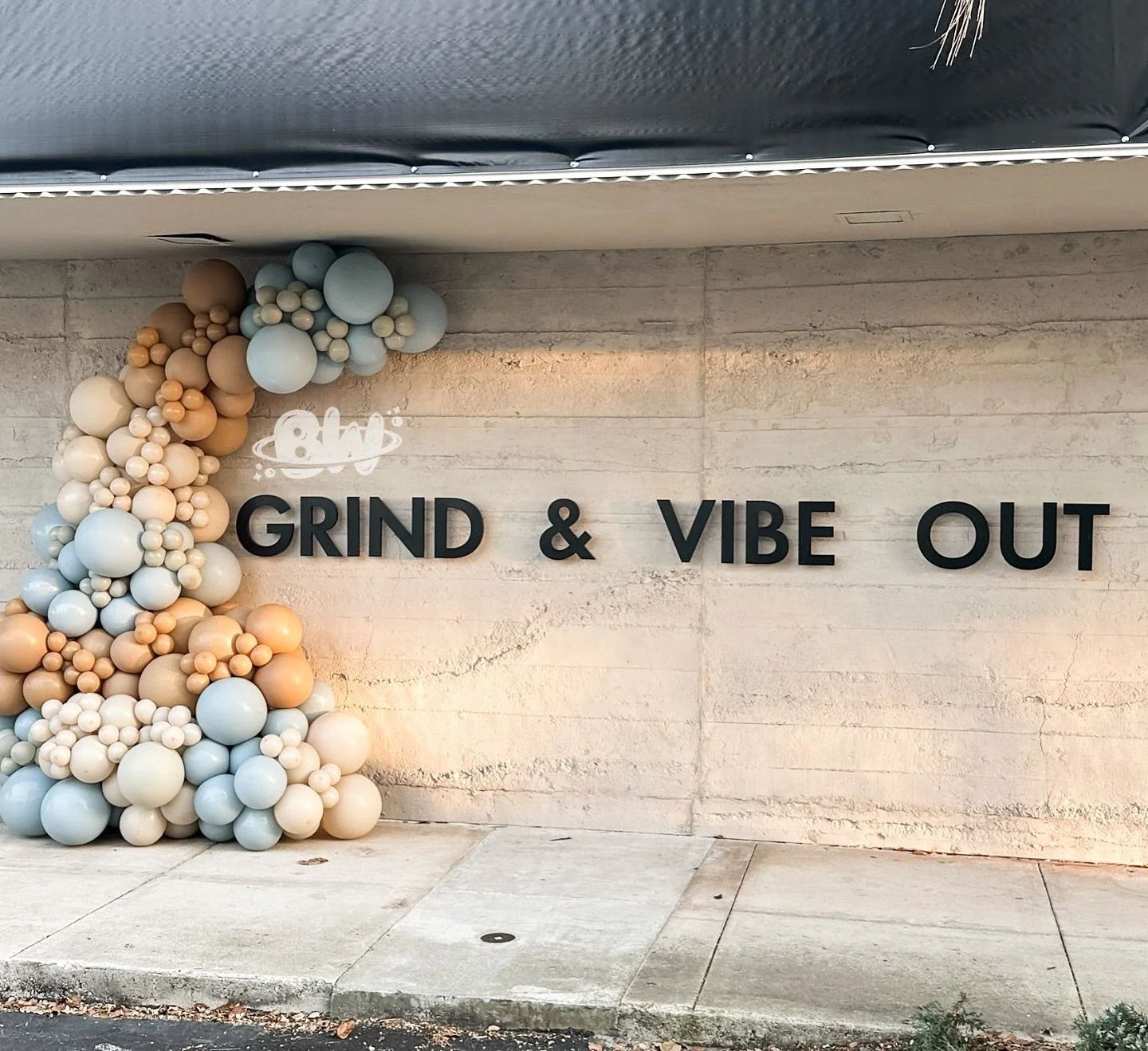 Just vibin 🤩👏👌
.
.
.
#palmbeachballoons #balloonsbroward #balloonsmiami #fortlauderdaleballoons #balloonbouquet #bocaratonballoons #coralspringsballoons #miamiballoons #miamipartyrental #balloonsparkland #miramarballoons #balloongarland #browardp