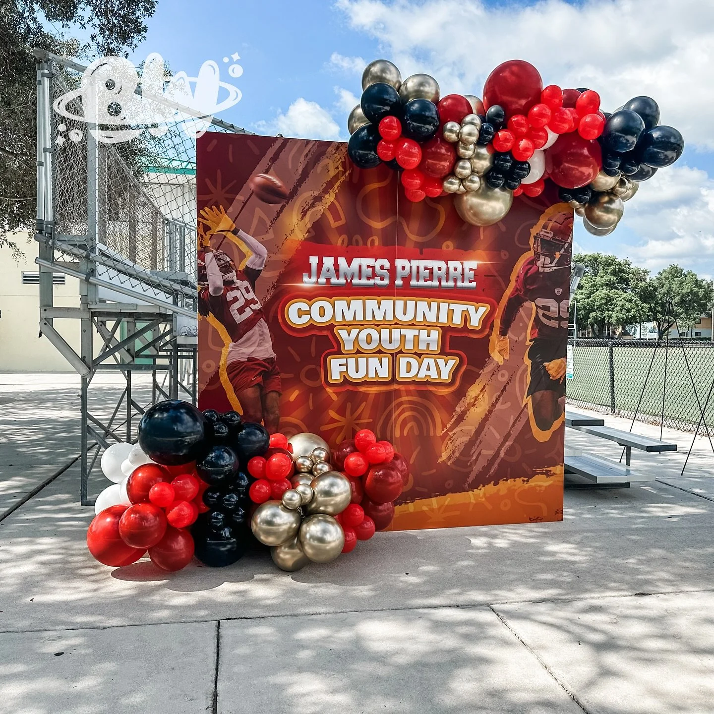 Would you prefer a custom backdrop design over a plain color backdrop?
.
.
.
#miamiballoons #balloonsmiami #palmbeachballoons #fortlauderdaleballoons