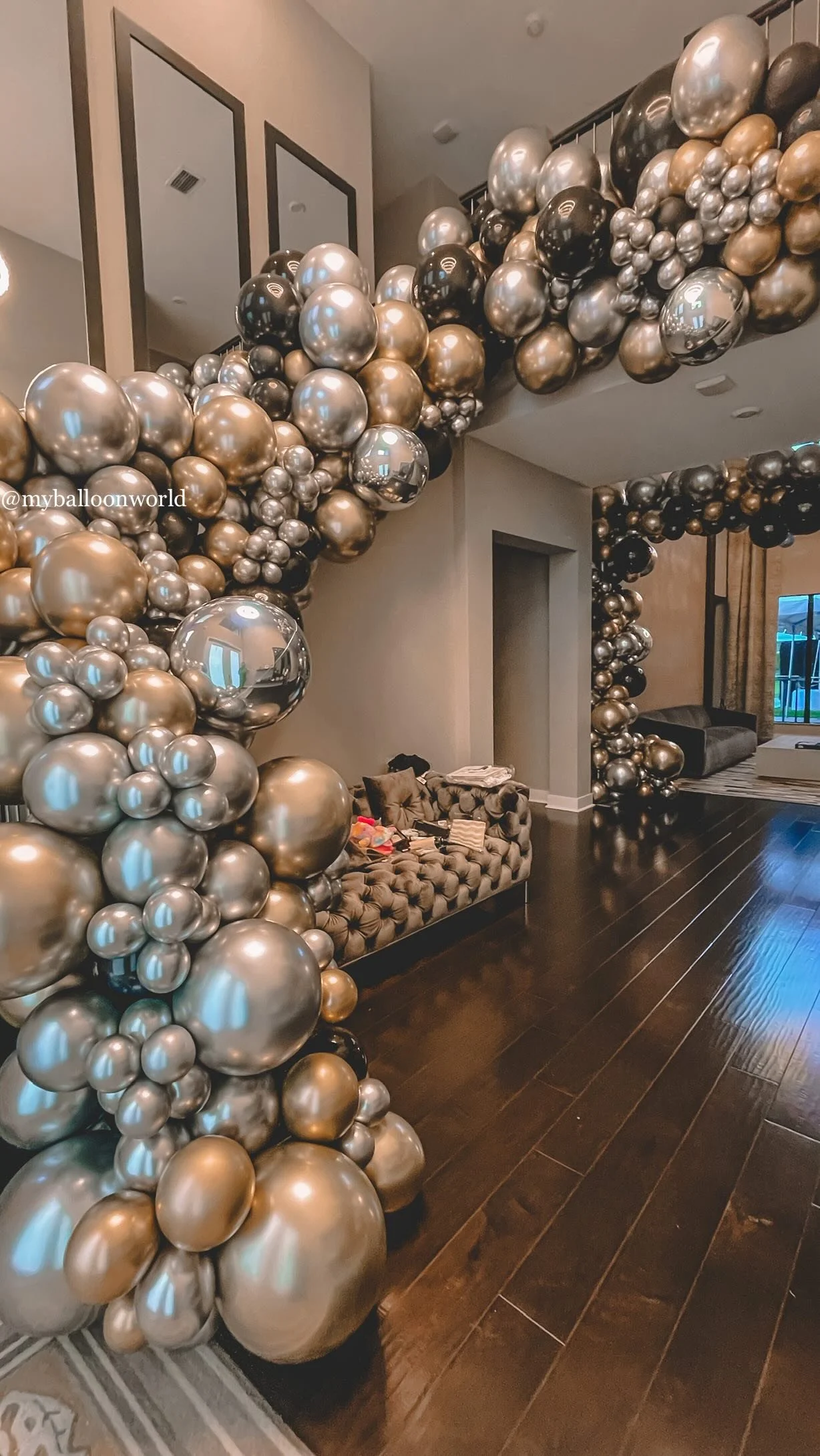 Ready to go above and beyond 🎈🎈🎈🎈
.
.
.
#miamiballoons #balloonsmiami #fortlauderdaleballoons #browardballoons #palmbeachballoons
