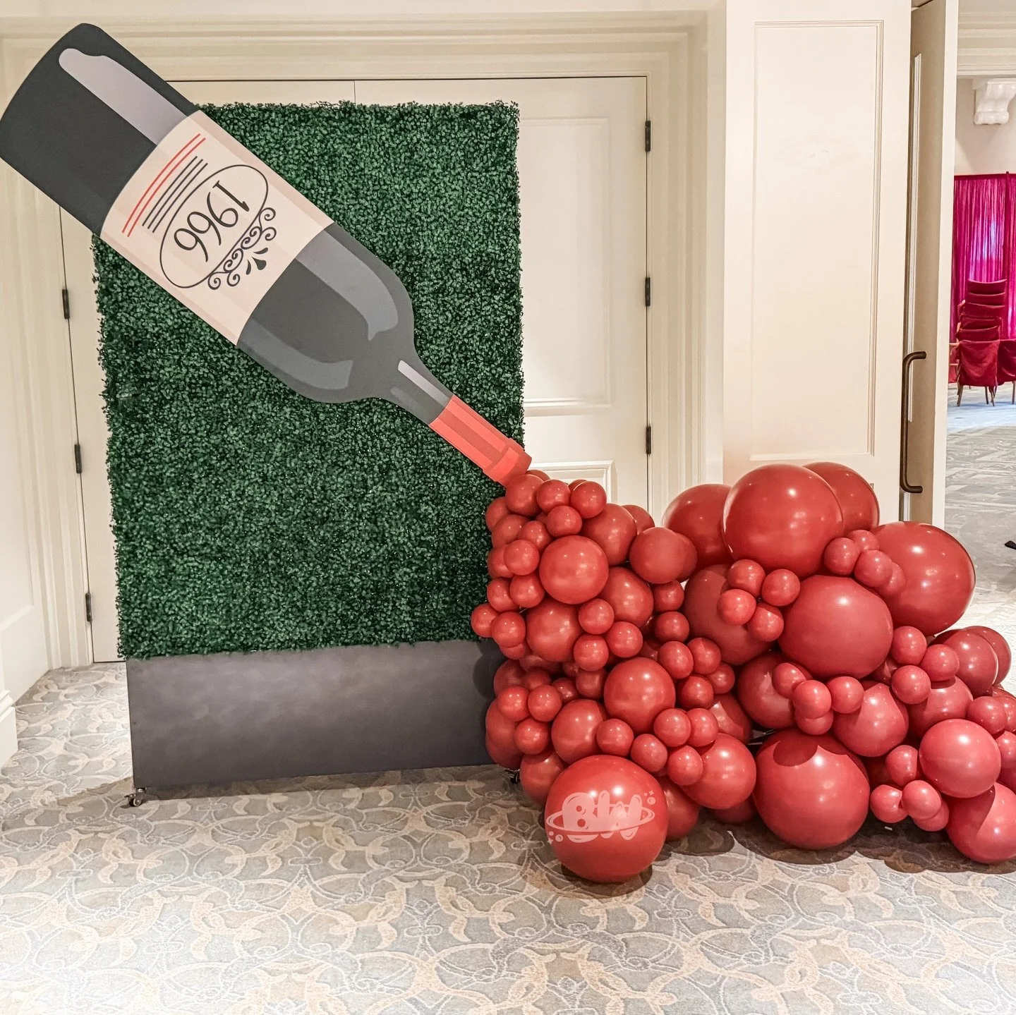 Samba @tuftexballoons is definitely tuff &hearts;️😍 
Event planner @weot2party 
Balloons : @balloonworldevents 
.
.
.
.
#miamiballoons #balloonsmiami #fortlauderdaleballoons #coralspringsballoons