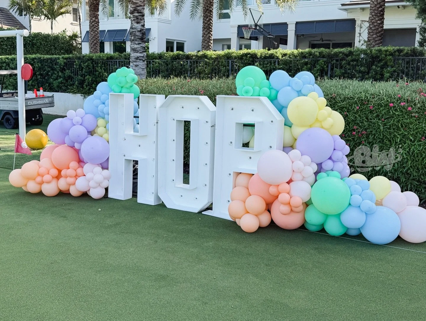 Marquee letters HOP for Easter!
.
.
.
#fortlauderdaleballoons #miamiballoons #floridamarquees #palmbeachballoons #miamimarquees