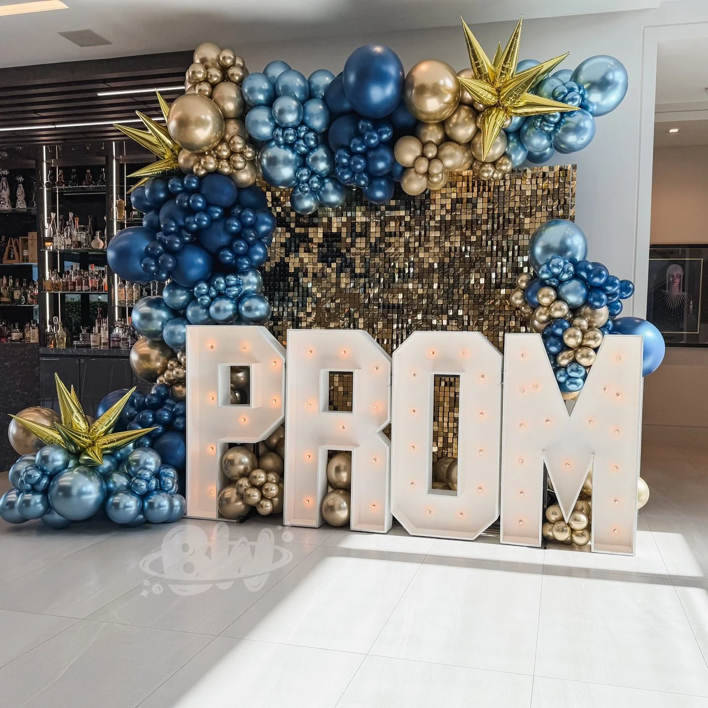 Prom decor! Shimmer wall and letters! 
.
.
.
#balloonsmiami #fortlauderdaleballoons #palmbeachballoons #miamiballoons #balloonworldmiami