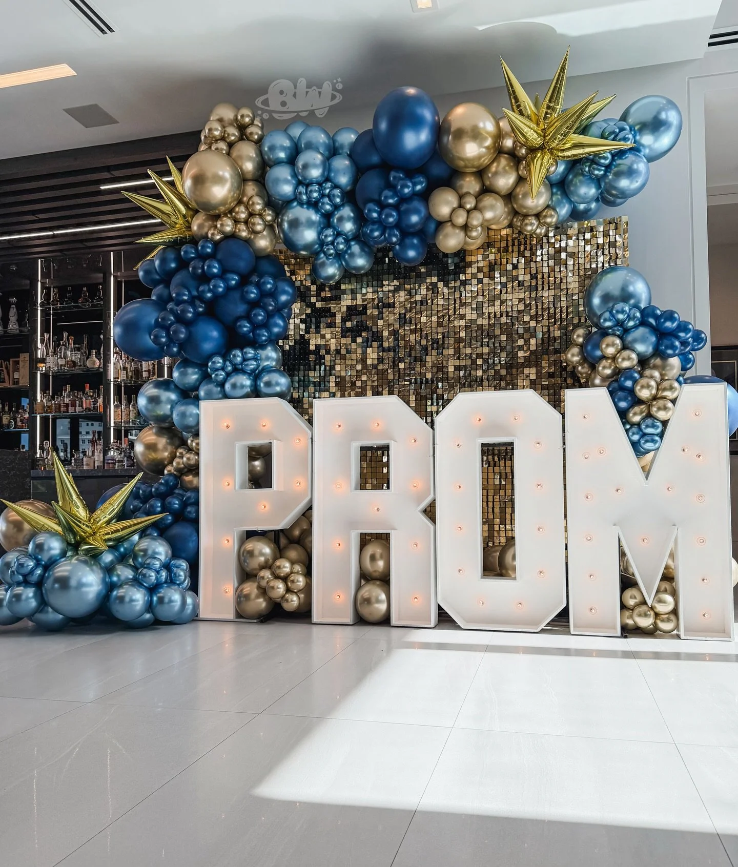 Marquee letters PROM with 7x7ft shimmer wall and balloon garland. 
.
.
.
#balloonsmiami #fortlauderdaleballoons #palmbeachballoons #miamiballoons #balloonworldmiami