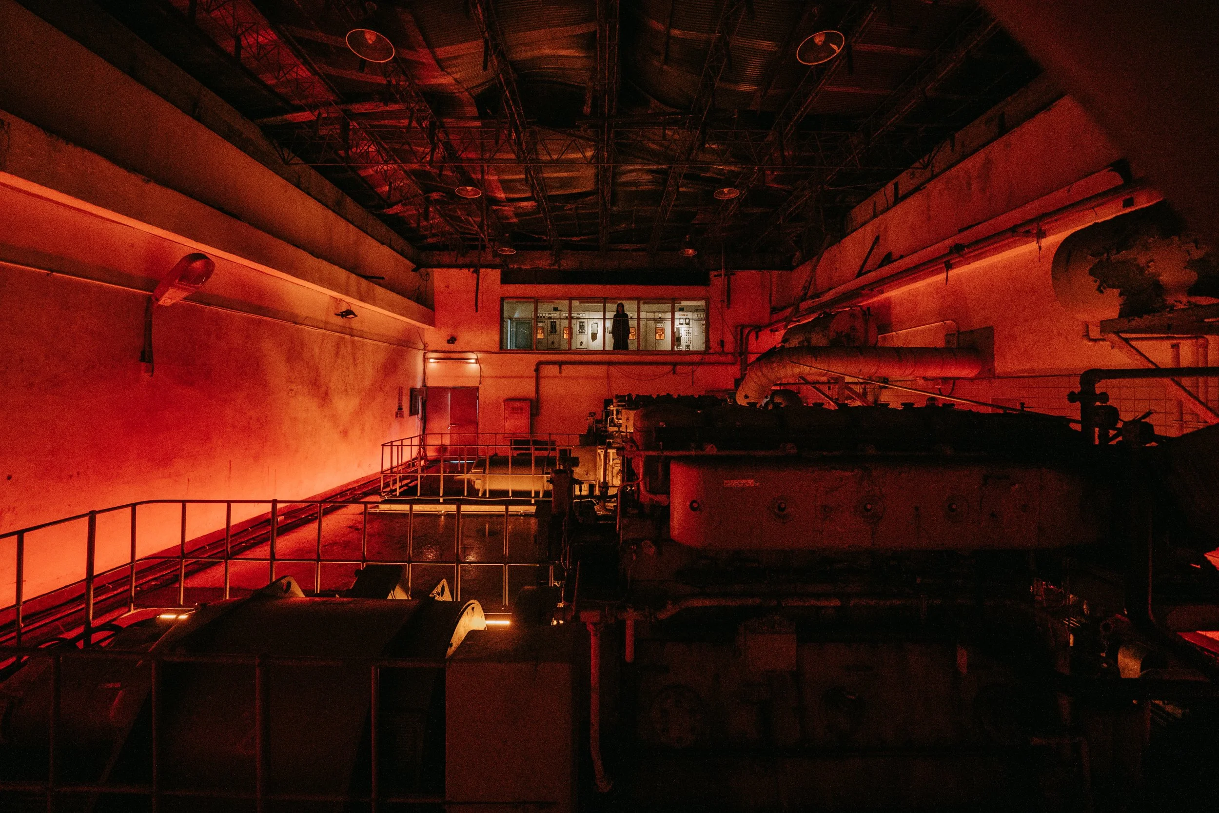 洋放之後，轟鳴與防空洞 After the Kerosene Lamps,Roaring and Air-raid Shelters