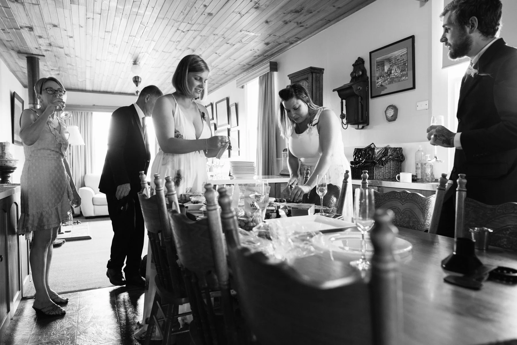 paulineandangus_gettingready_viewpics-158.jpg